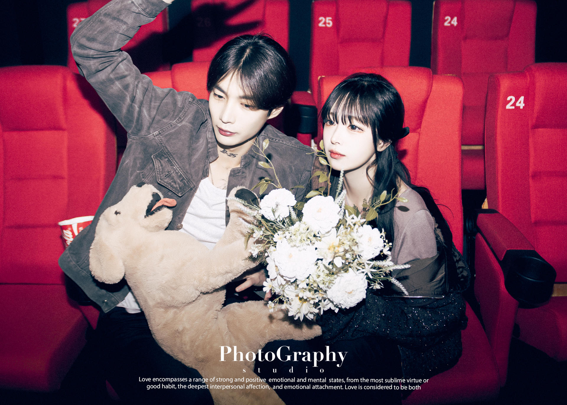 Hongdae Cinema Concept Selfstudio Experience in Seoul : Free Costume - Thumbnail 4