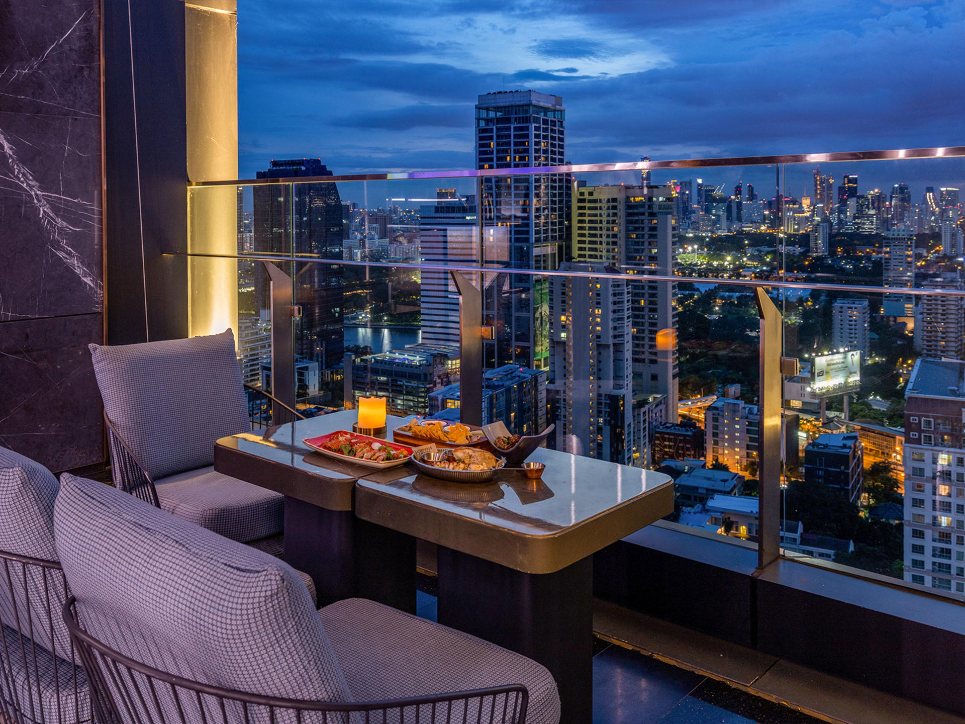 Cooling Tower Rooftop Bar at Carlton Hotel Bangkok Sukhumvit - Thumbnail 8