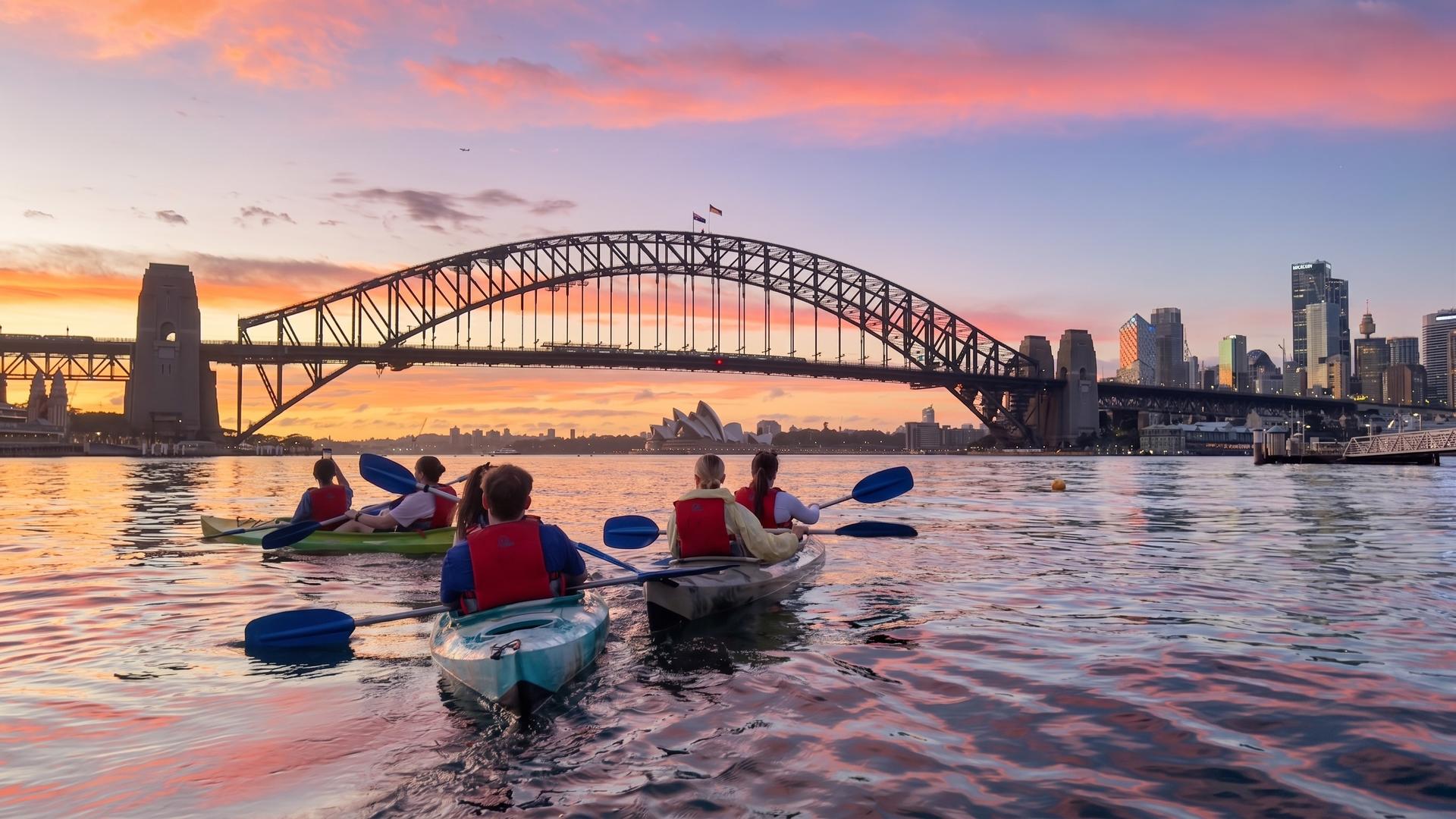 Sydney Sunrise Small-Group Kayak Tour: Harbour Bridge, Opera House - Thumbnail 3