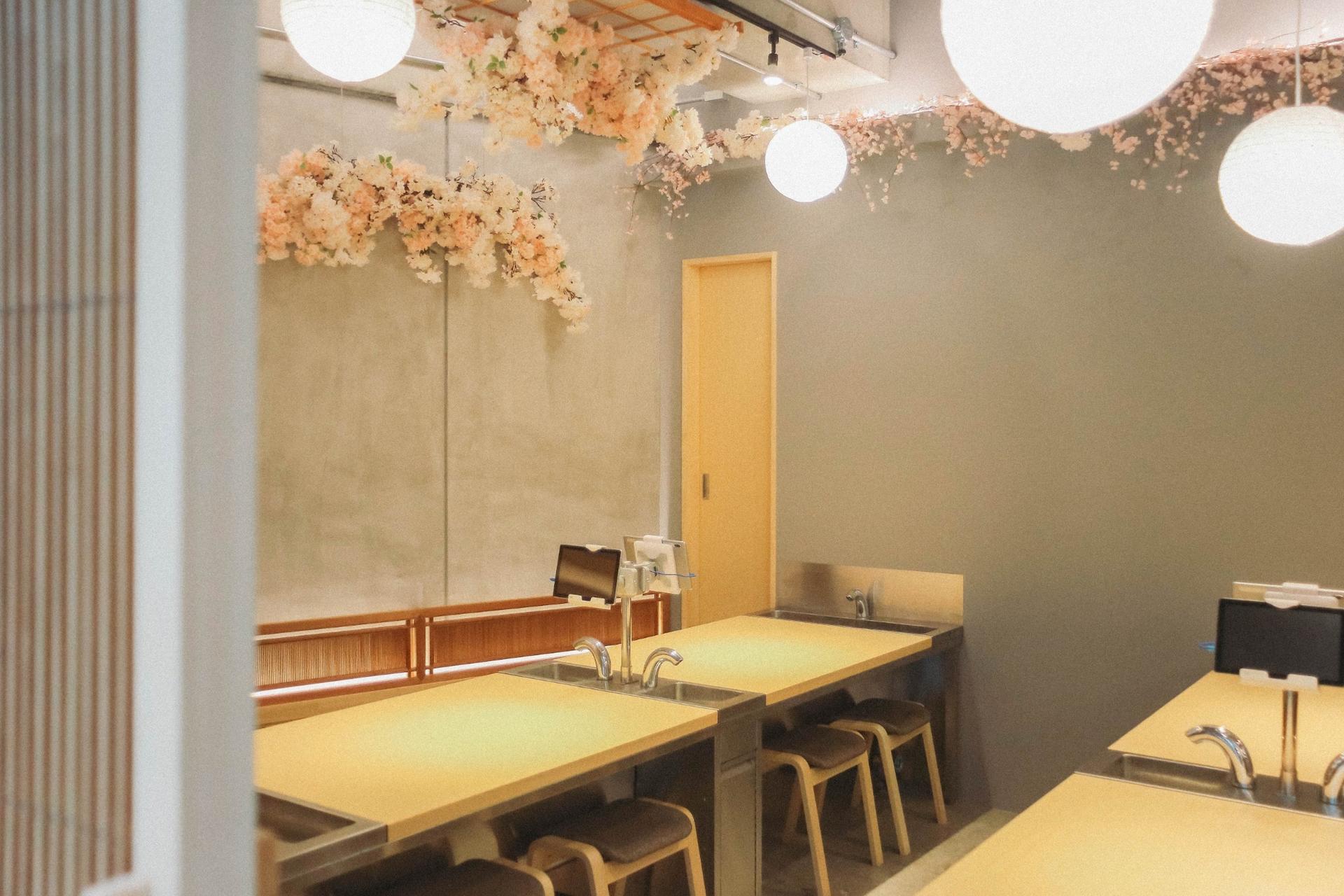 【Grand Opening】Tokyo: Guided Sake Tasting Experience (with Omakase Sushi Course) - Thumbnail 6