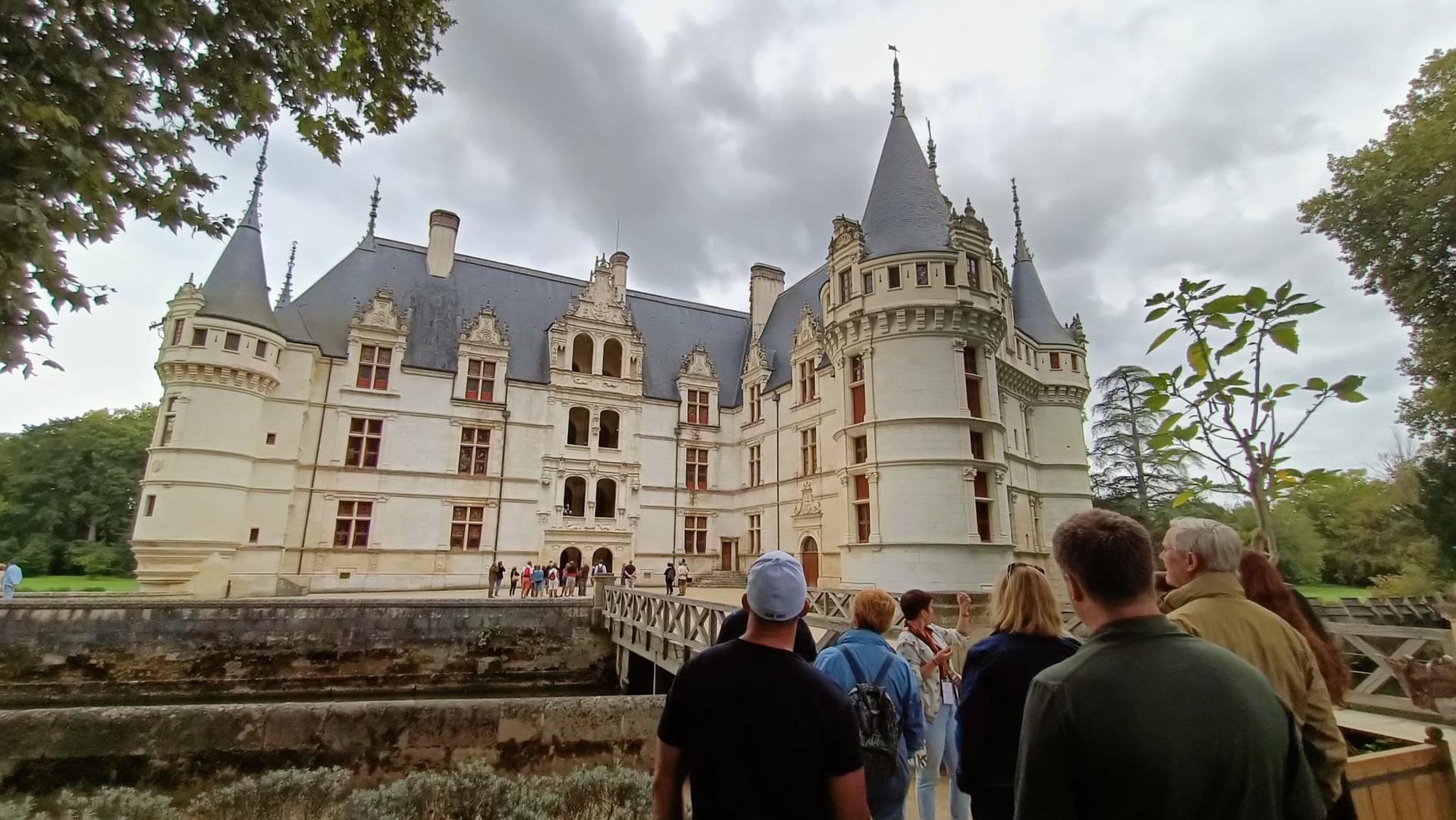 Loire Valley Day Tour: Villandry, Azay-le-Rideau & Vouvray wineries - Thumbnail 2