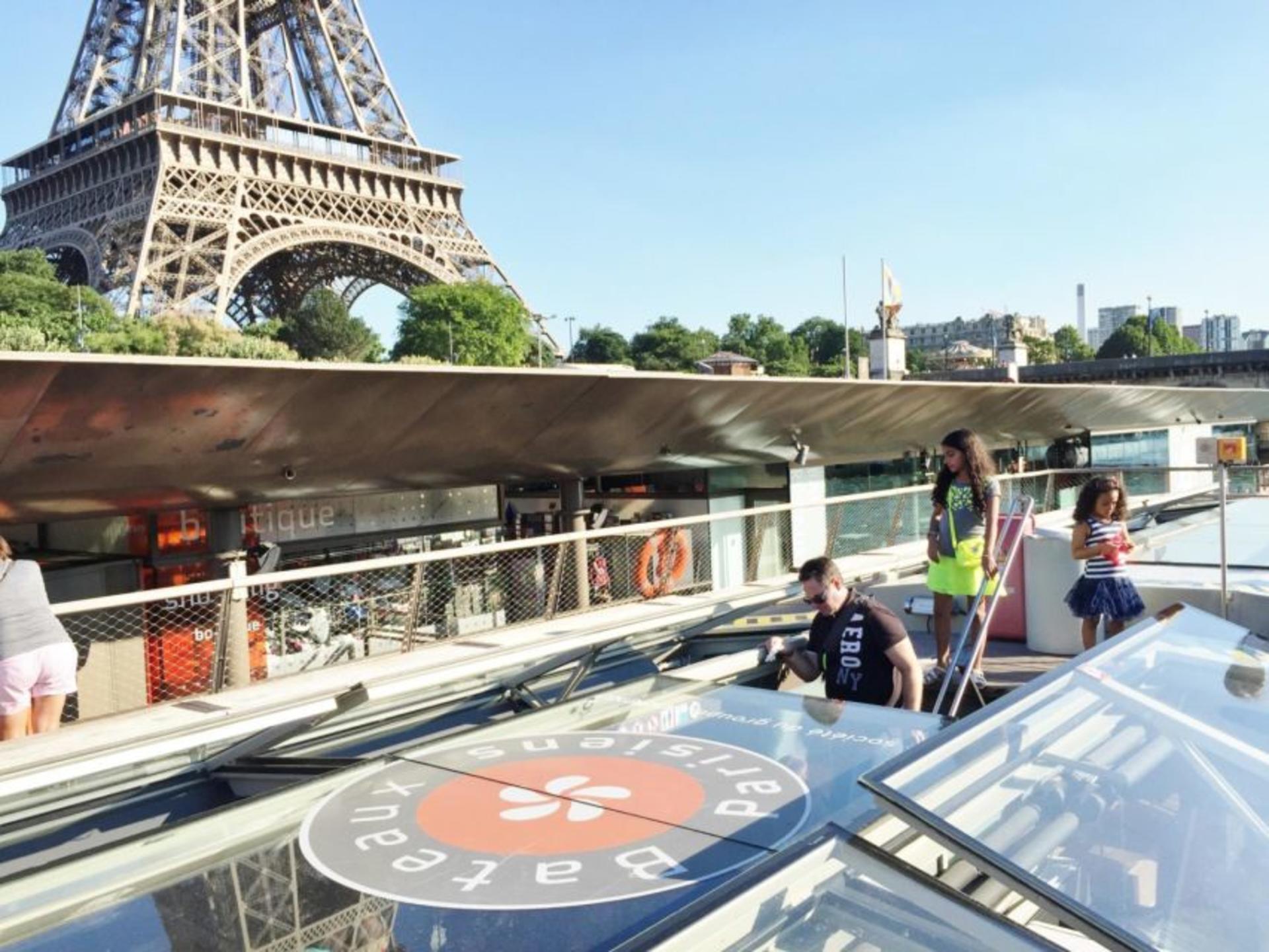 Eiffel Tower, Louvre & Seine Cruise Tour in Paris - Thumbnail 2