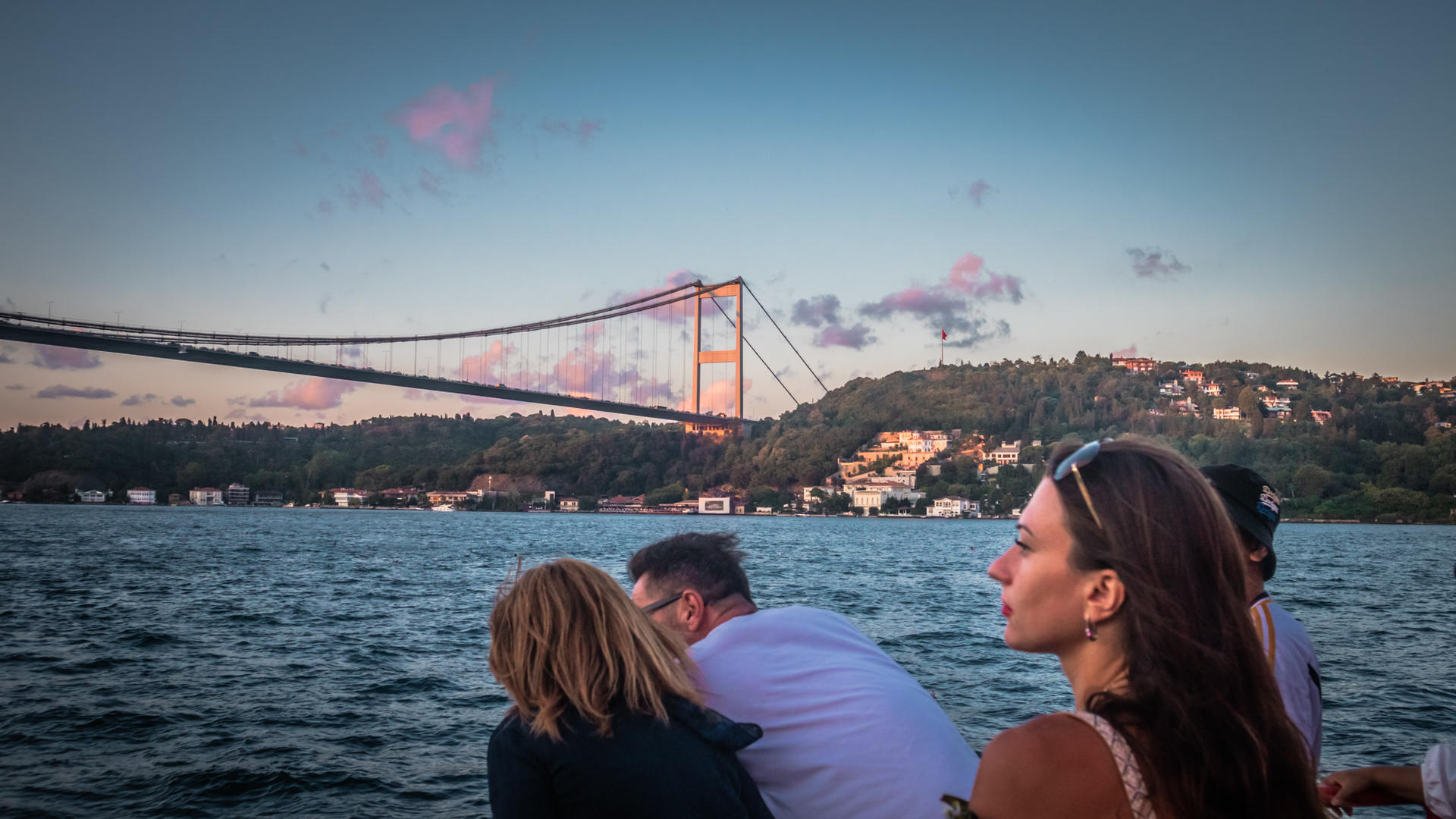 Istanbul: Bosphorus Sightseeing Cruise Tour with Audio Guide - Image 1