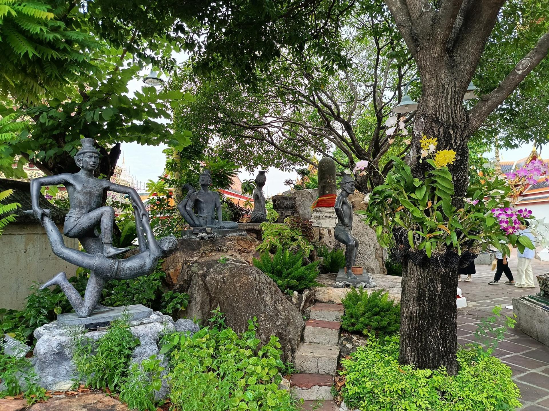 Wat Pho Thai Massage Experience: Master Thai Massage in a Class - Thumbnail 15