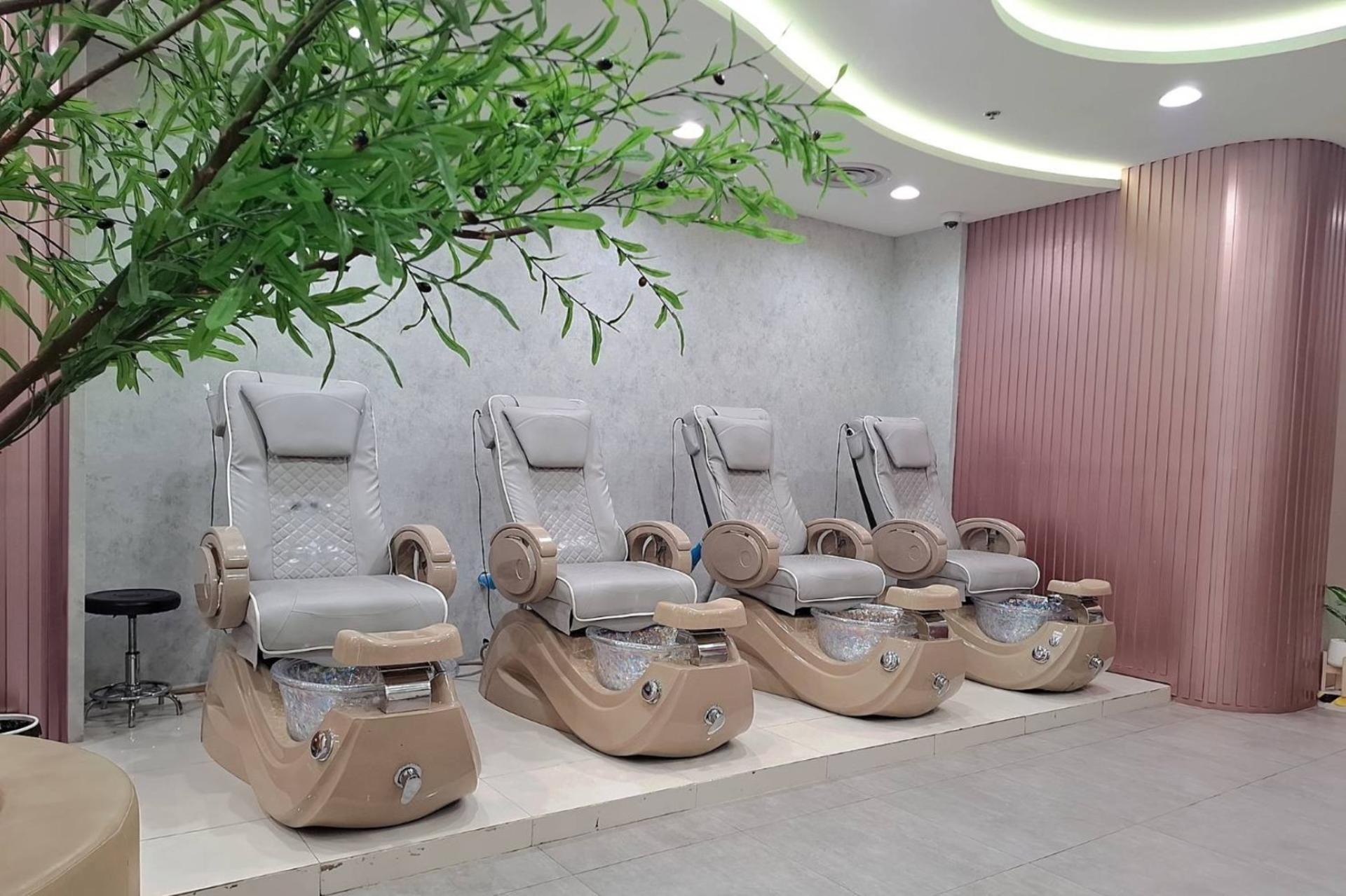 Morning Kiss Blossom Spa at Siam Square in Bangkok - Thumbnail 12