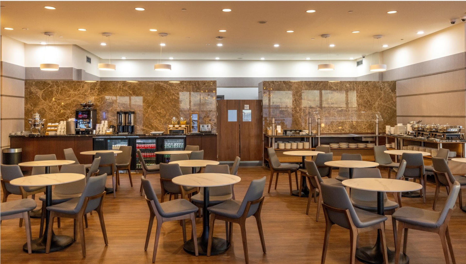 John F. Kennedy International Airport Lounge Service - Thumbnail 7