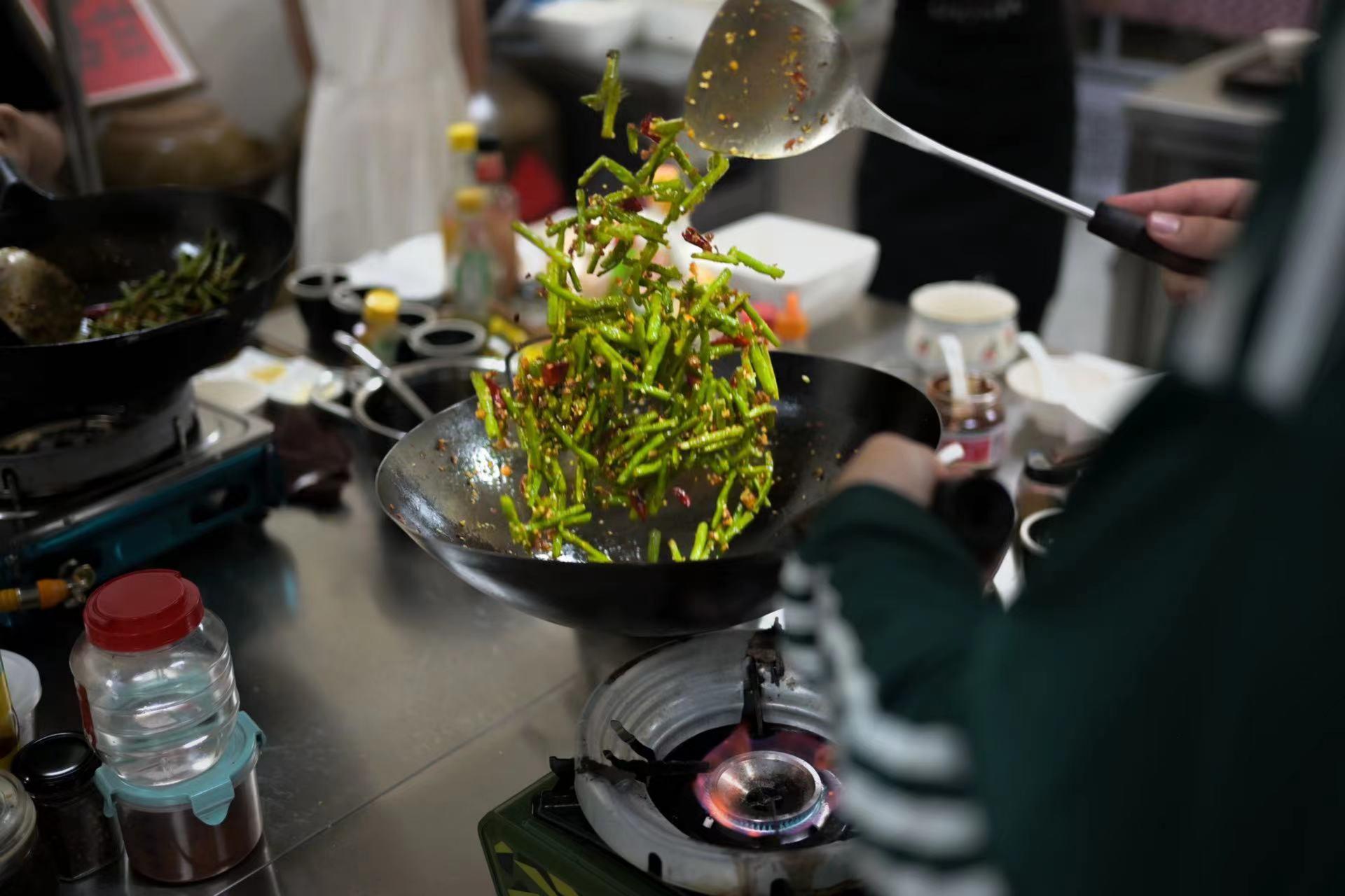 Chengdu Spice Market & Sichuan Cuisine Cooking Experience - Thumbnail 4
