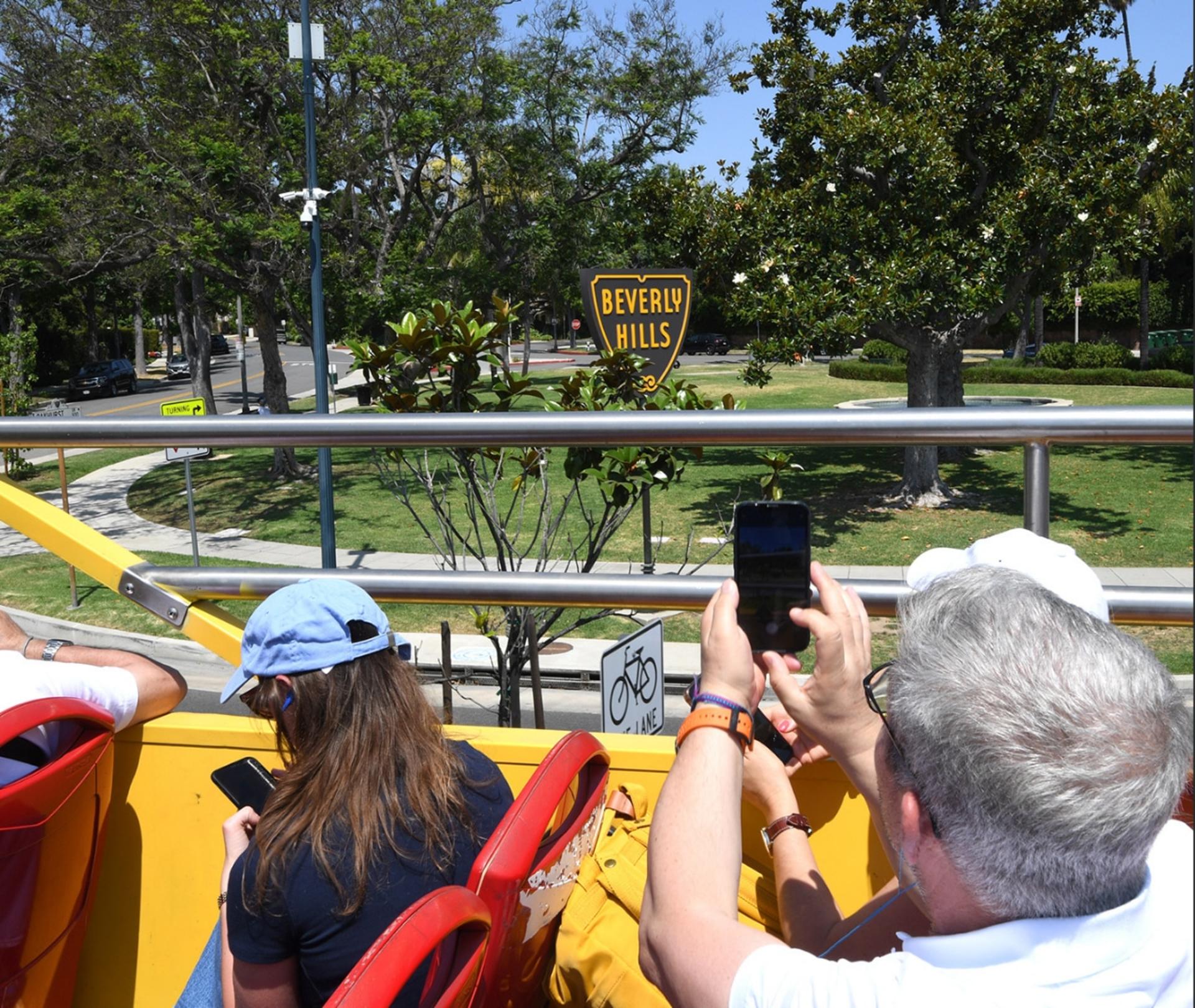 Warner Bros. Studio Entry & Hop-On Hop-Off Bus Tour with Audio Guide - Thumbnail 13