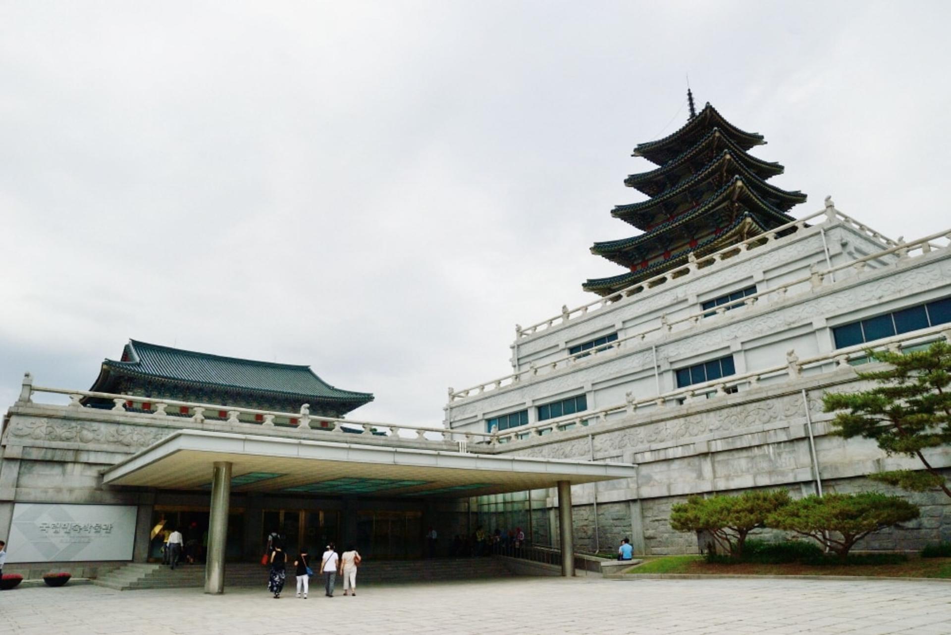 Seoul Gyeongbokgung Palace Half-Day Guided Historical Tour - Thumbnail 2