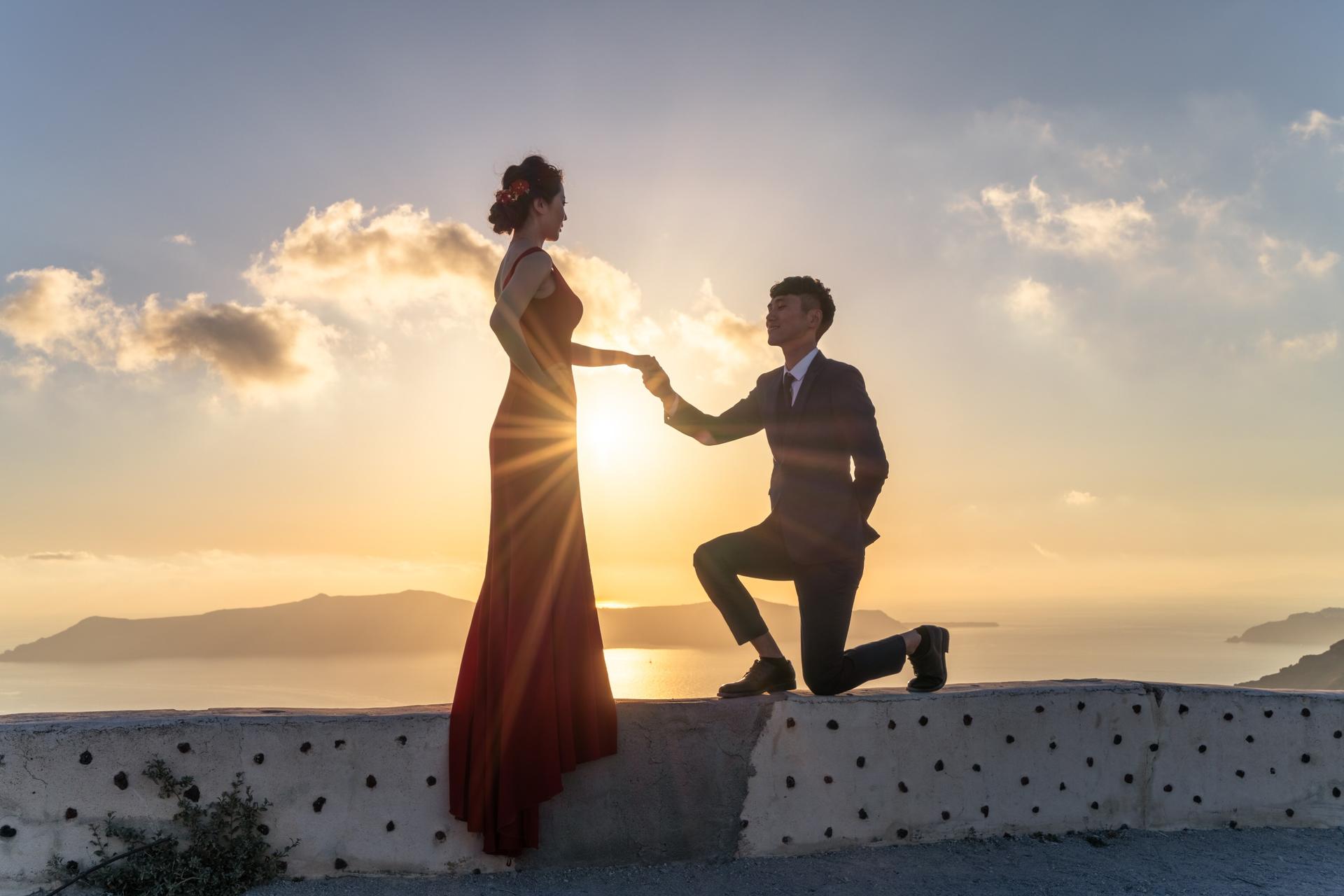 Professional Photoshoot in Santorini - Thumbnail 4