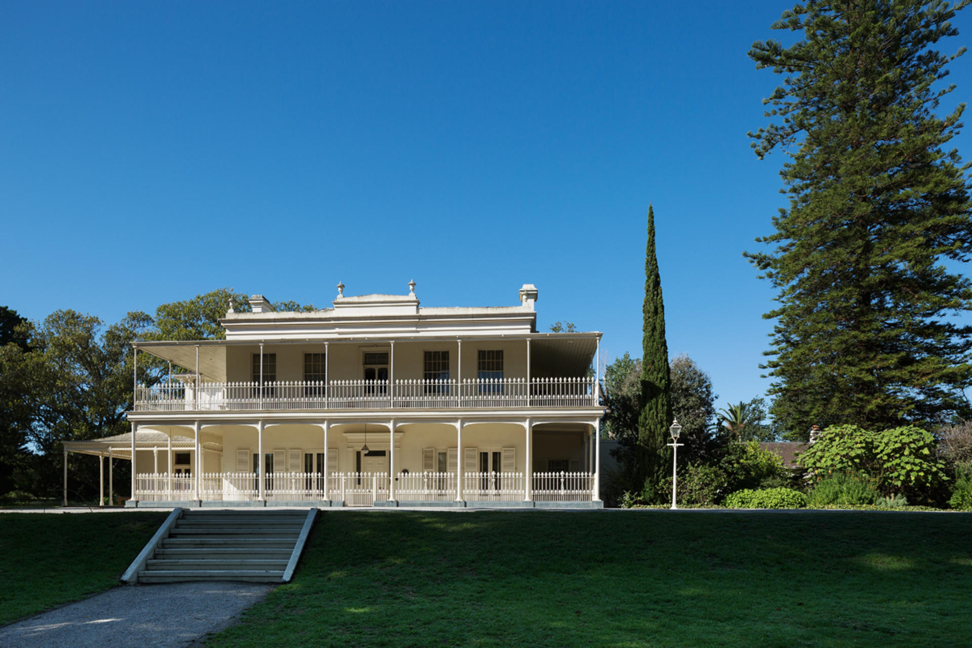 Guided Tour of Como House - Thumbnail 7