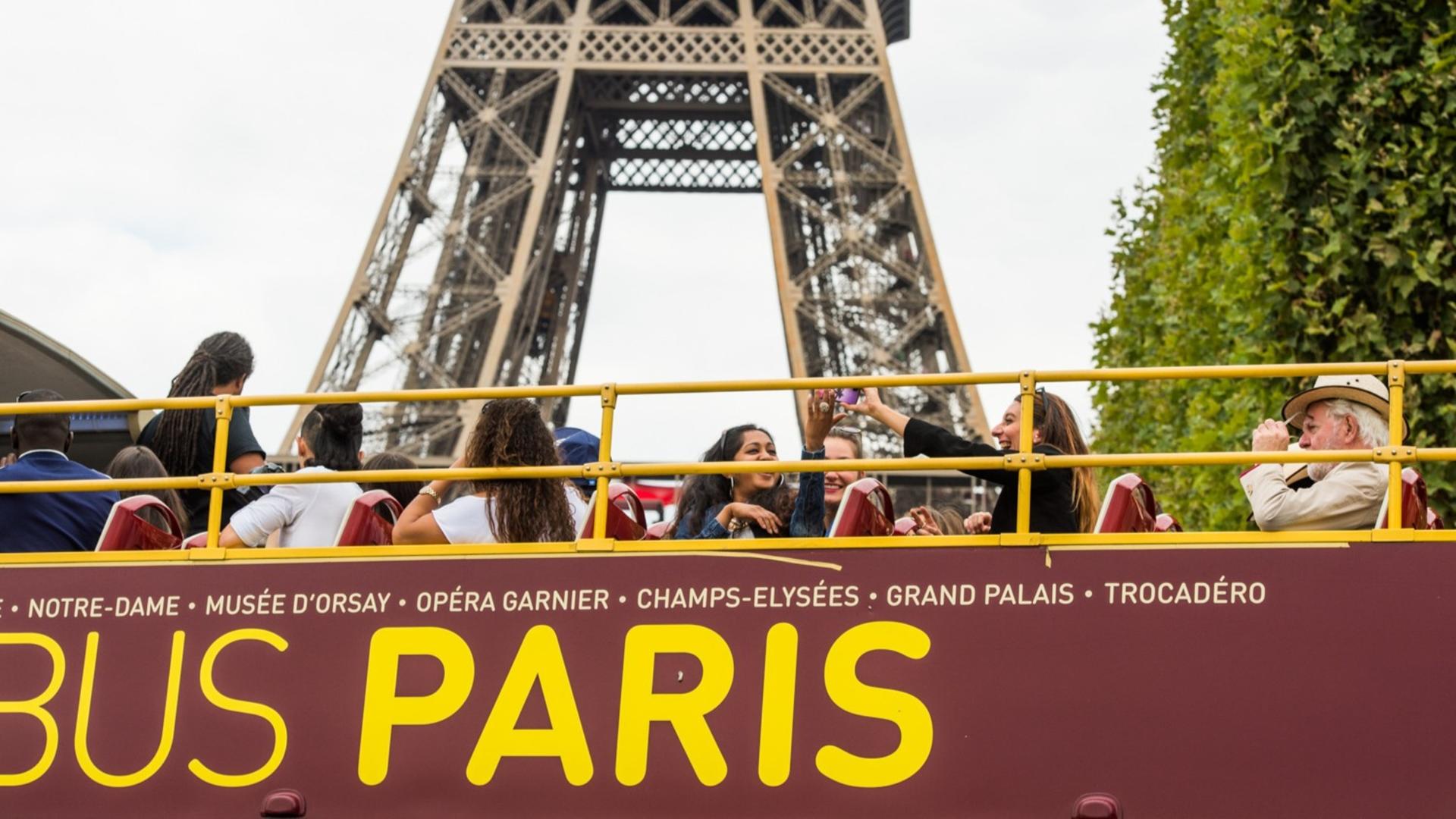 Hop-on hop-off bus with Arc de Triomphe ticket in Paris - Thumbnail 8