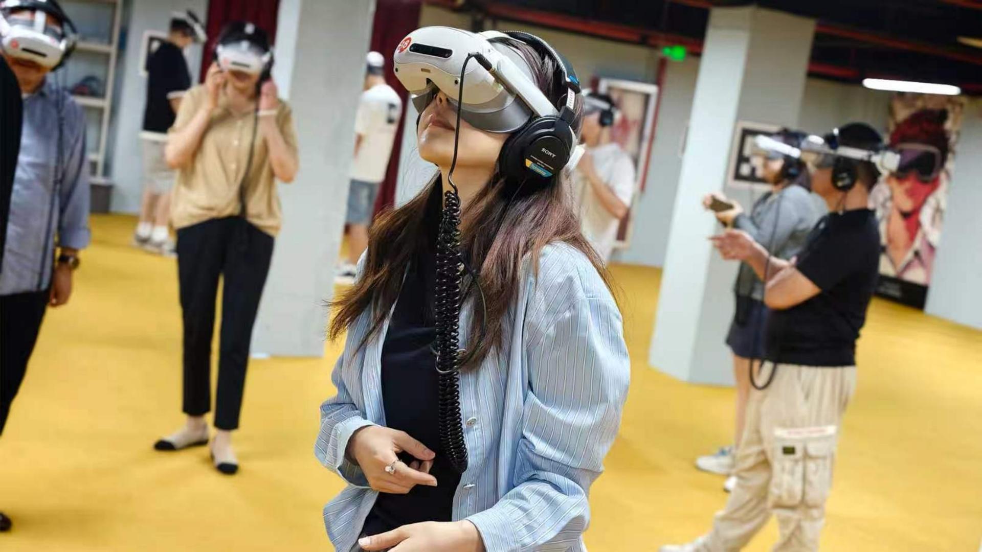 Rocking Row · 1995 VR Magical Music Journey | Shanghai - Thumbnail 22