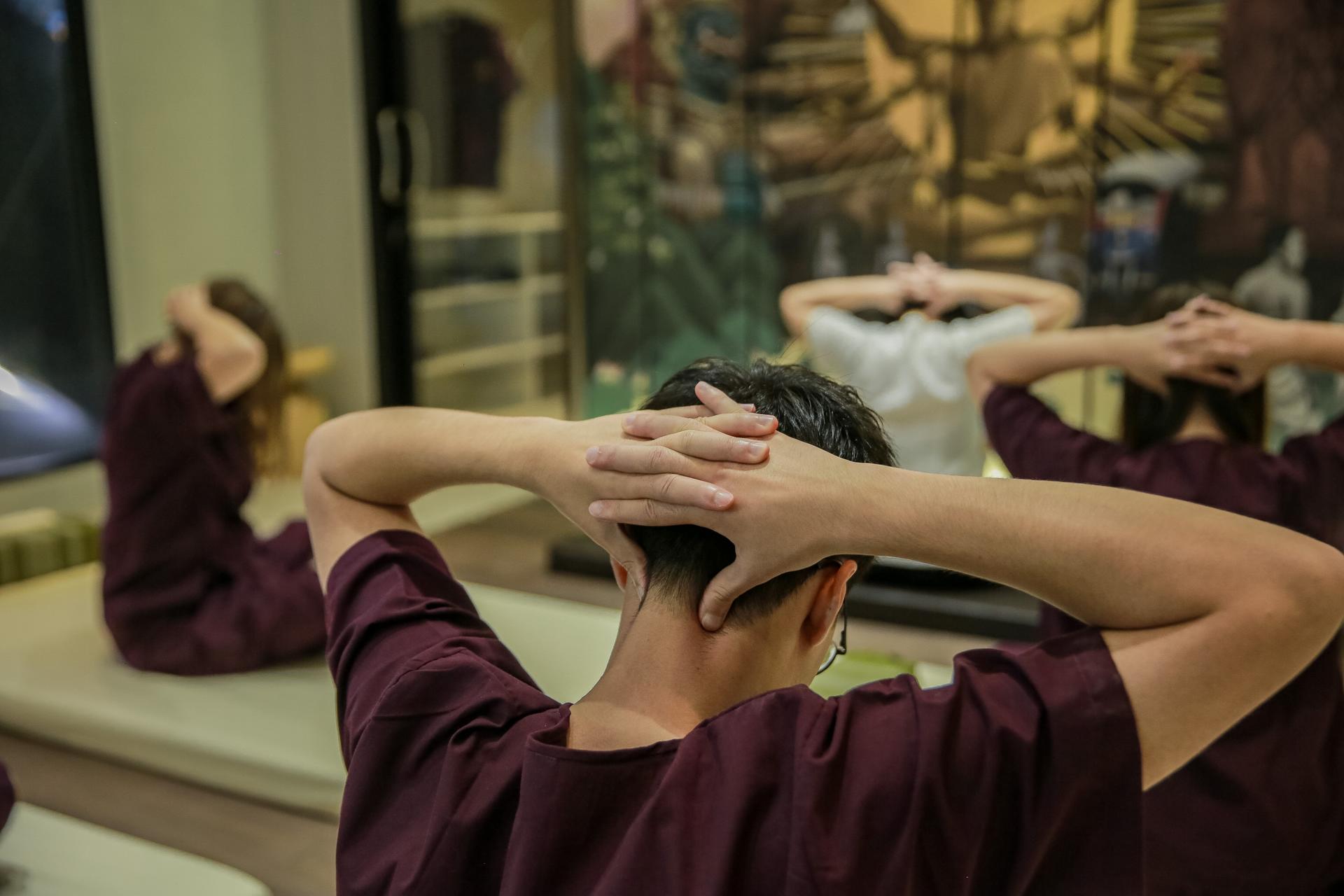 Massage by Master at Srinagarindra in Bangkok - Thumbnail 5