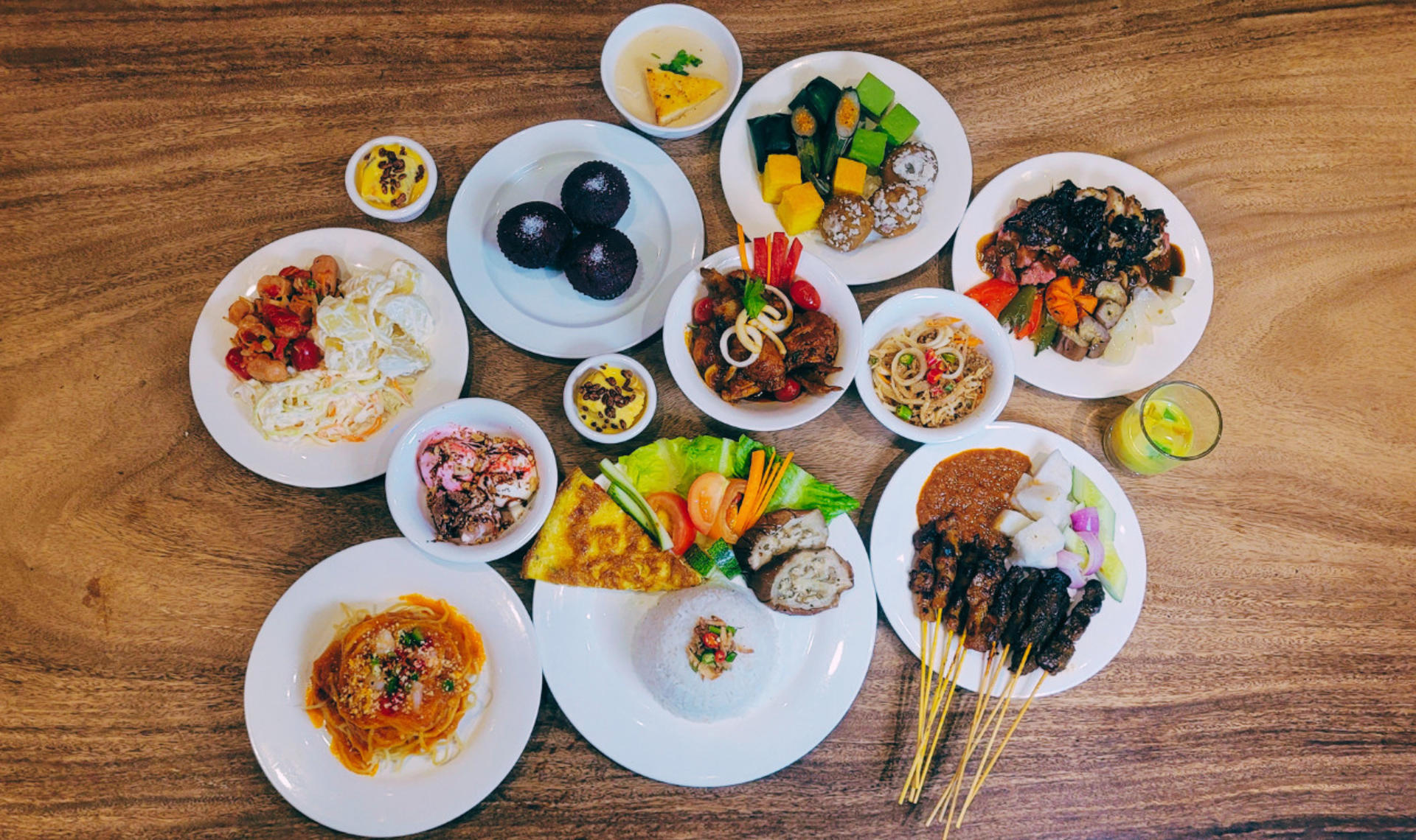 Hotel Dining at The Great Room by Holiday Inn Express Kuala Lumpur City Centre - Image 1