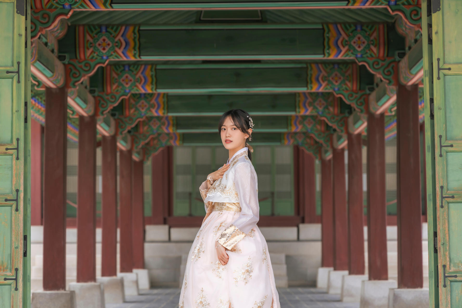 Gyeongbokgung Hanbok & Hairstyling Experience - Thumbnail 54