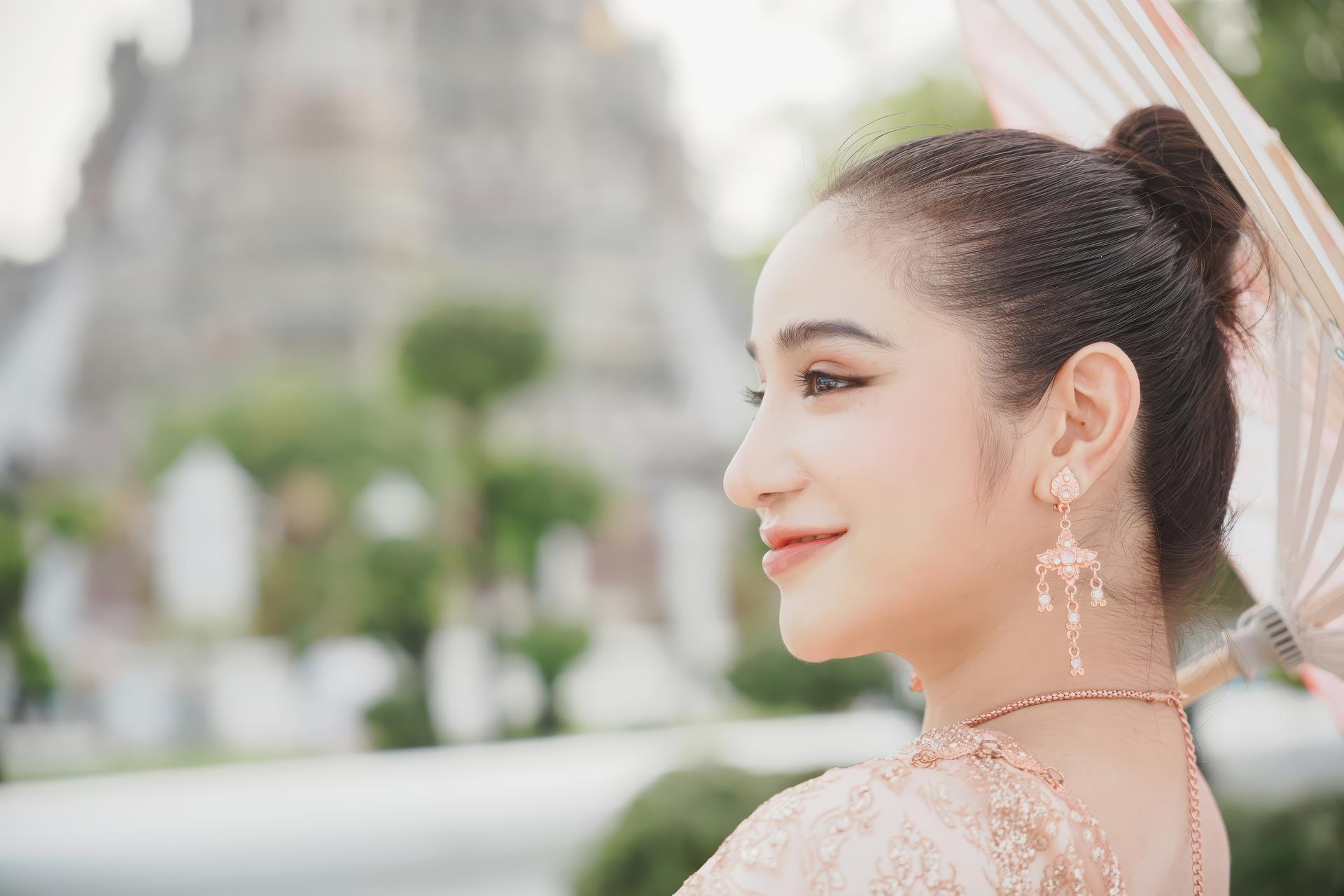 Thai Costume Rental Experience in Bangkok by Thai Glam Studio - Thumbnail 11
