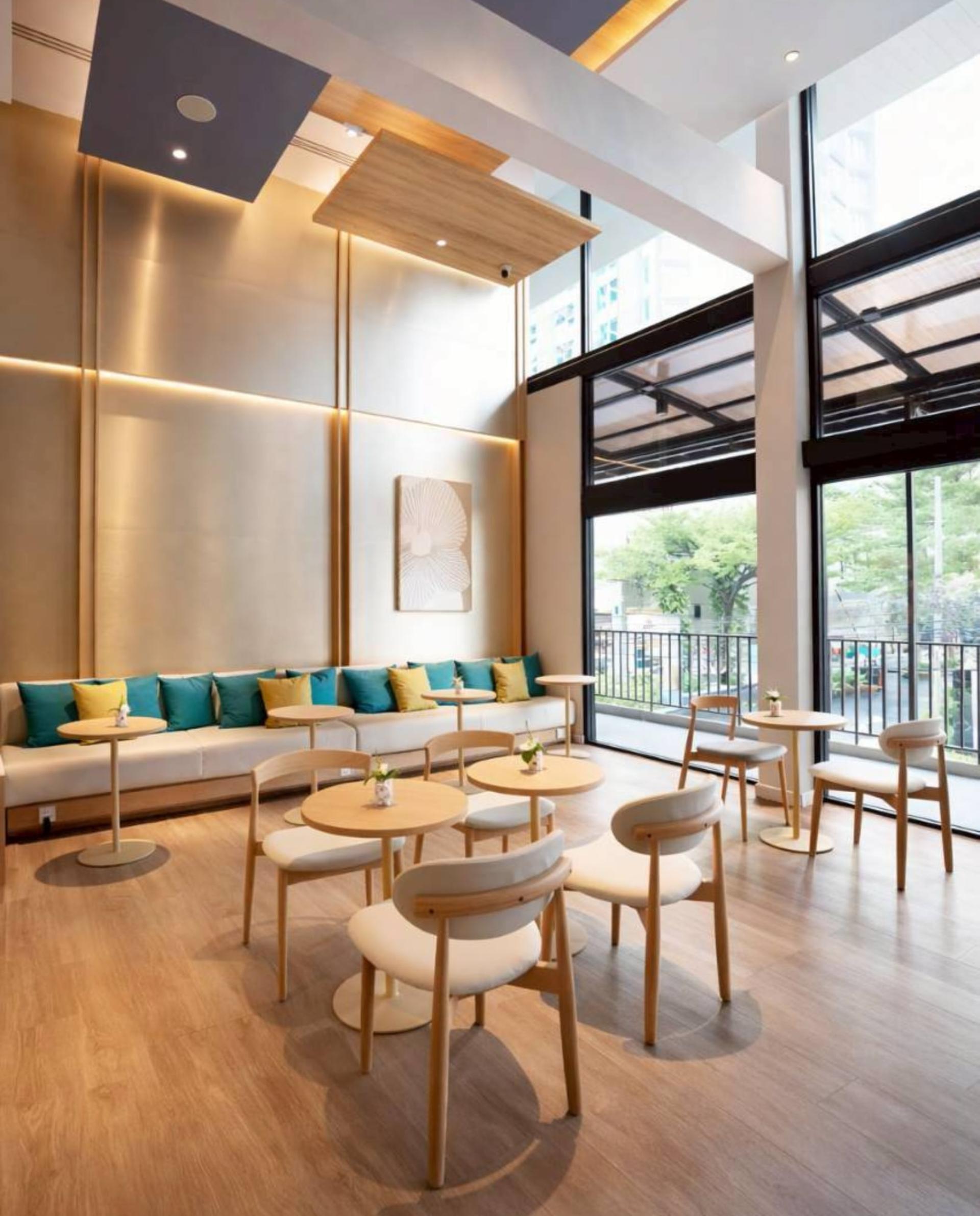Let's Relax Spa  at Galeri 24 in Bangkok - Thumbnail 3