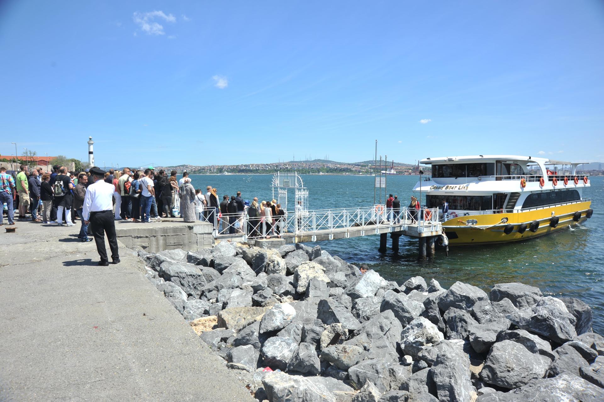 Bosphorus and Golden Horn Cruise with Audio Guide in Istanbul - Image 1
