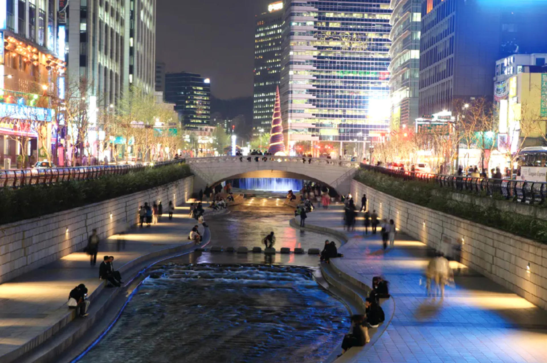 Seoul Day Tour: Gyeongbokgung, Bukchon Hanok Village, 3 highlights - Thumbnail 20
