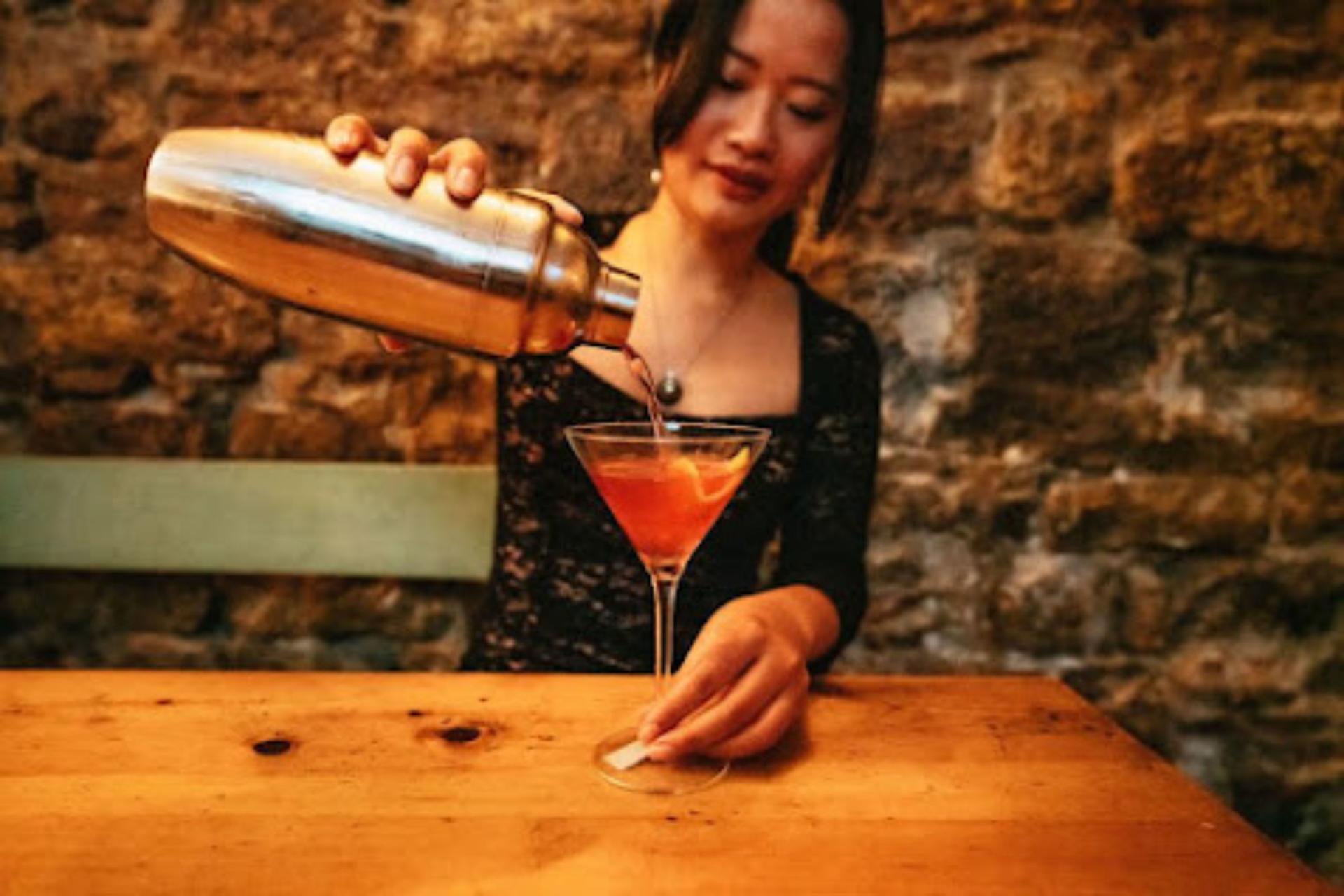 Cocktail masterclass with tapas experience in Barcelona - Thumbnail 9