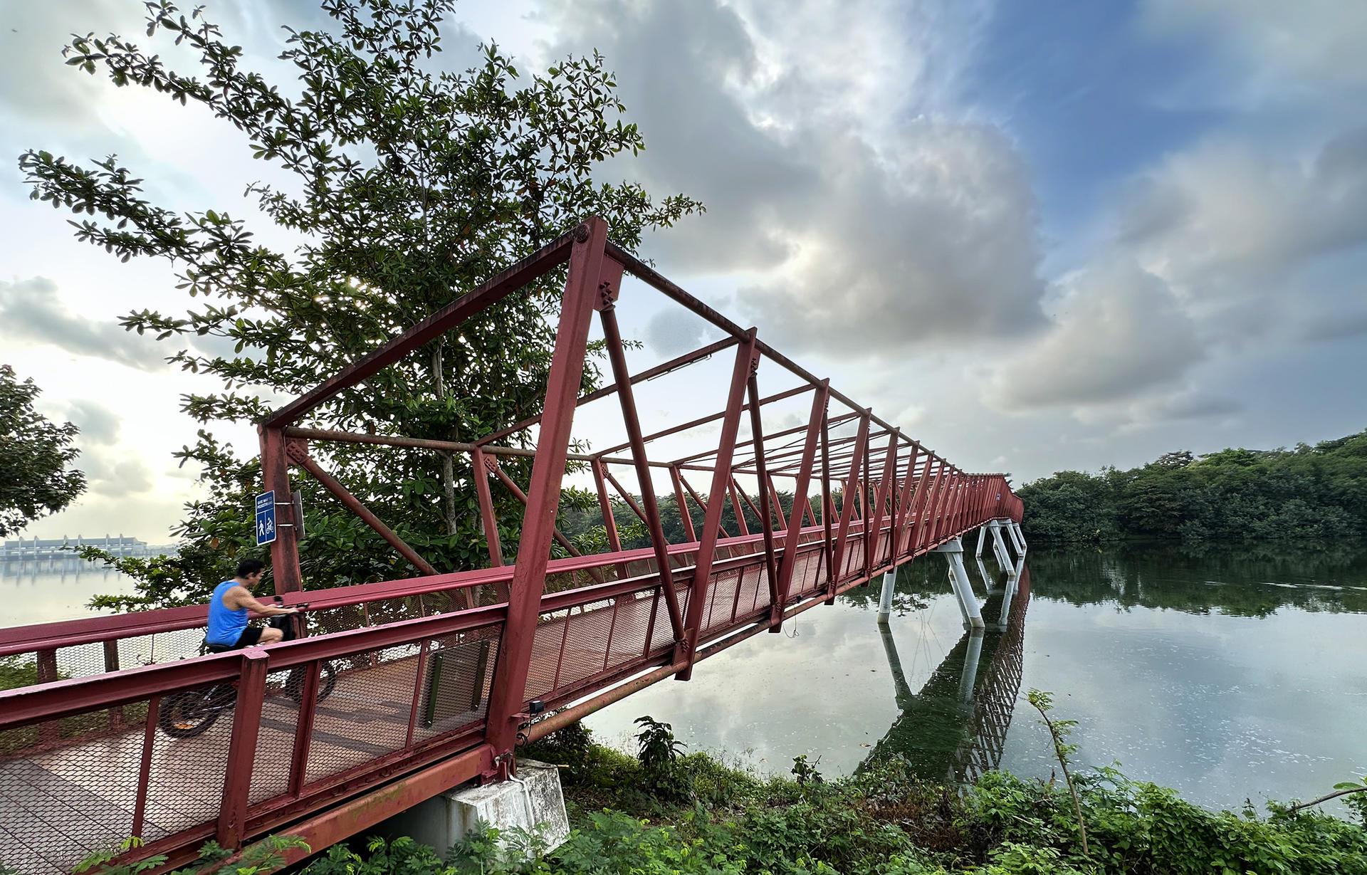 Singapore Sunrise Cycling Tour (Hidden Nature + Local Breakfast) - Thumbnail 7