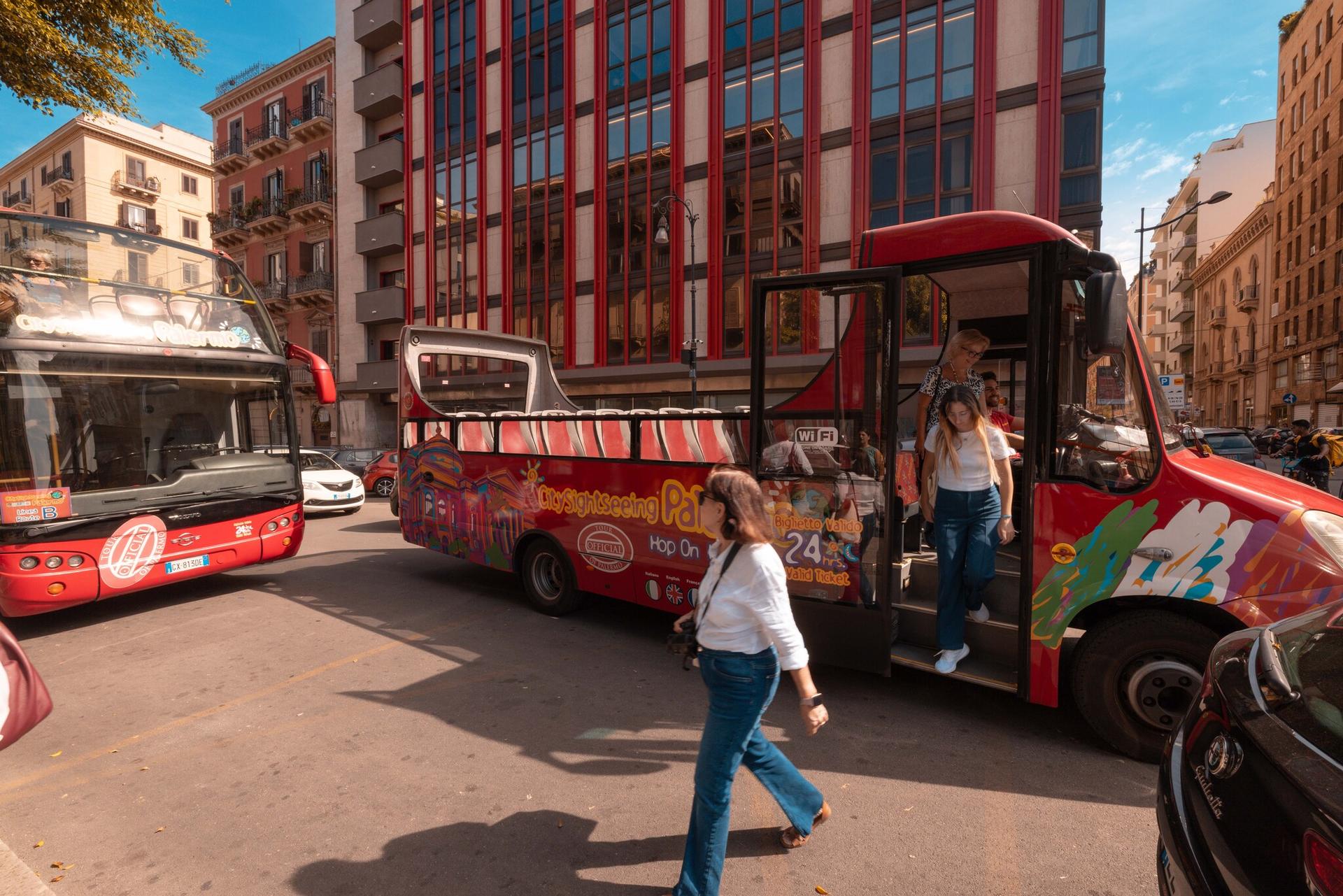 Palermo Hop-On Hop-Off Bus by City Sightseeing - Thumbnail 8