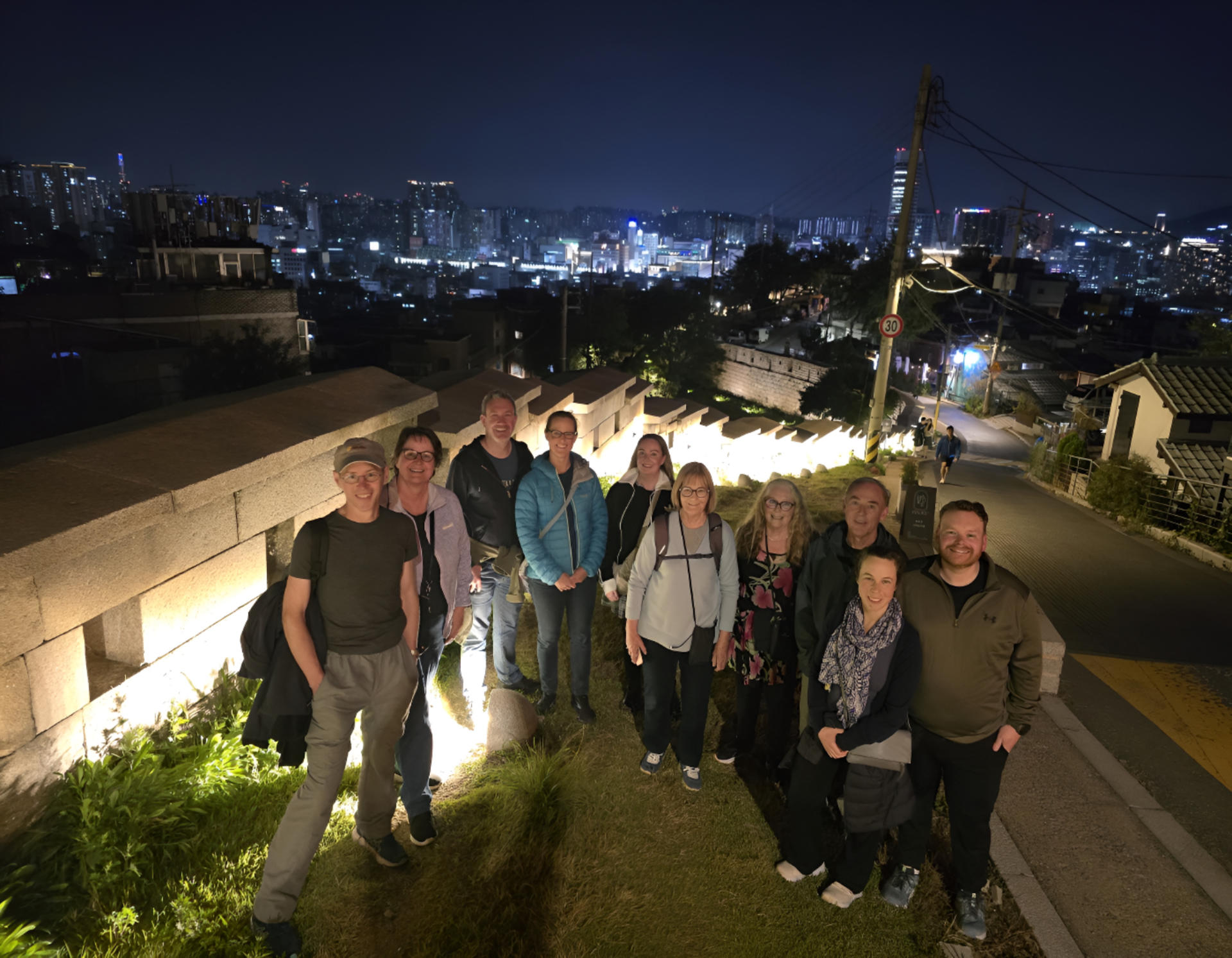 Seoul Walking Tour : Naksan Night views & City Wall Mural Village - Thumbnail 16