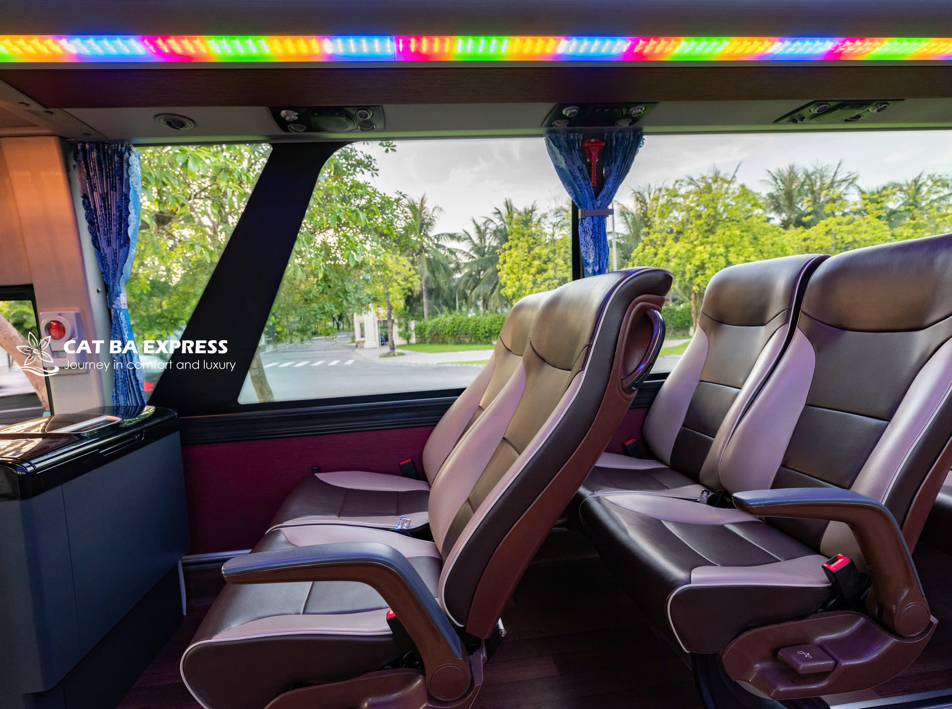 Ha Noi - Cat Ba Island Bus by Cat Ba Express  - Thumbnail 7