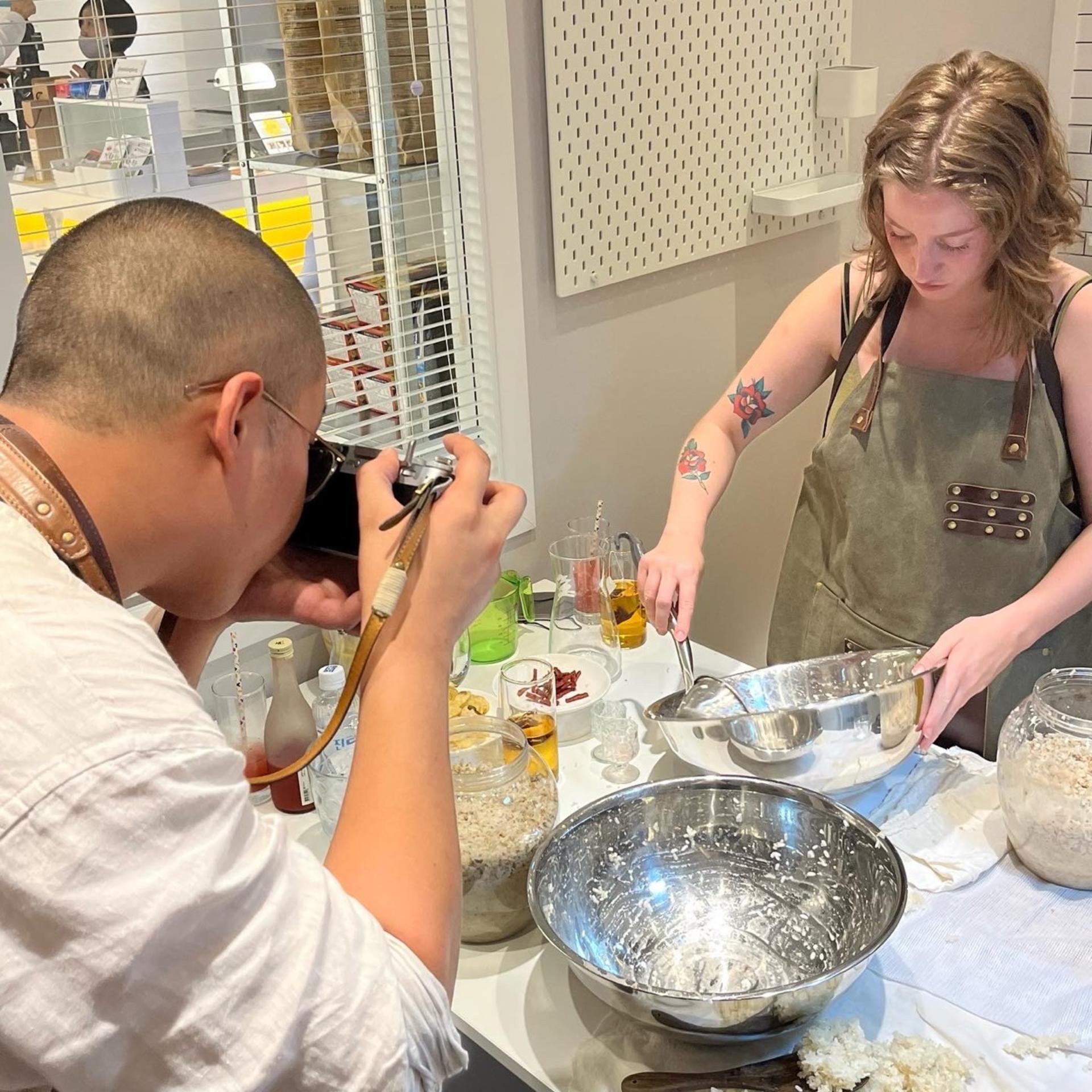 Brewing Makgeolli Experience(Traditional Rice Wine) in Seongsu - Thumbnail 10