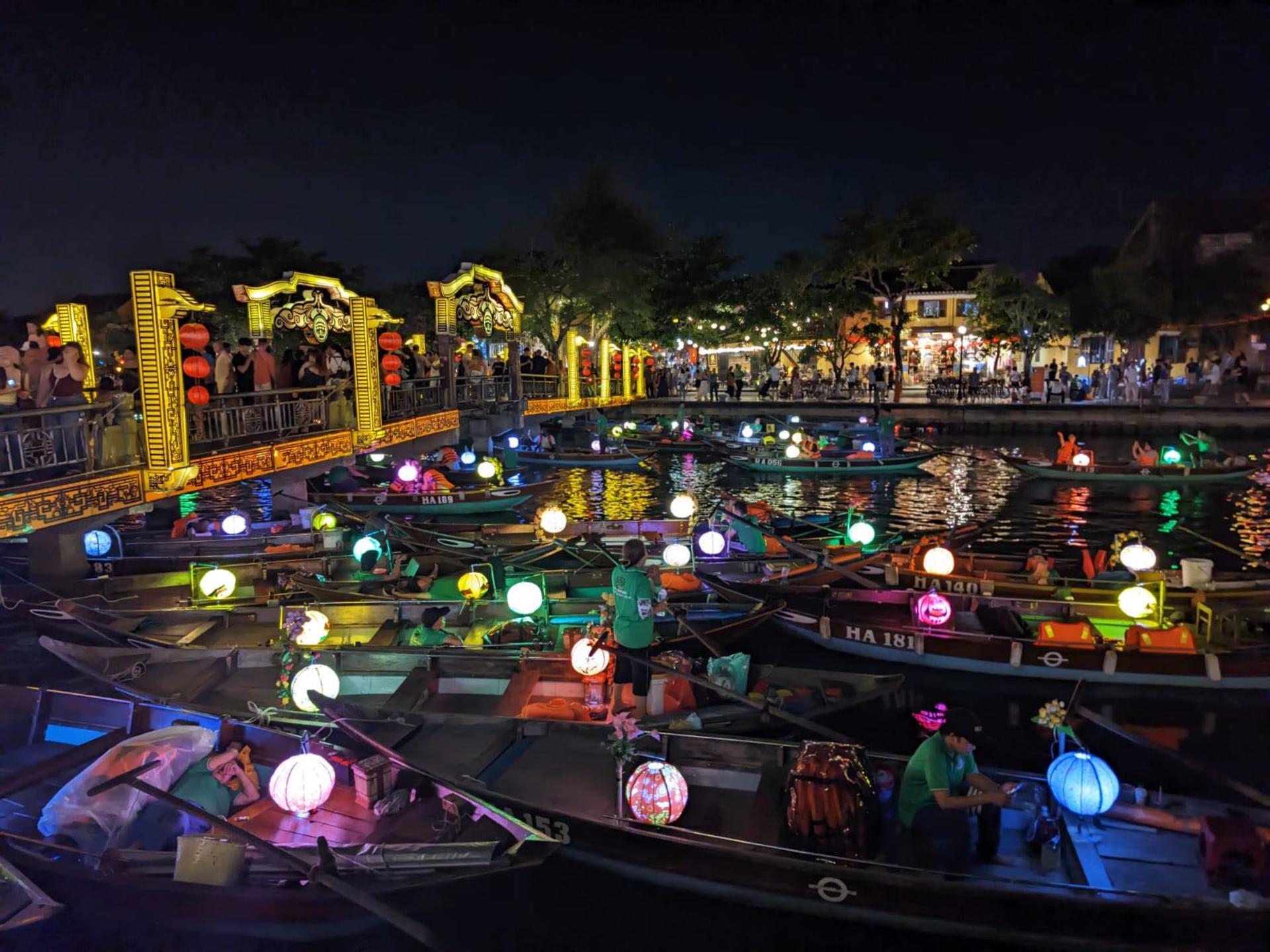 Hoi An Lantern Making Class & Lantern Boat Ride Experience - Thumbnail 4