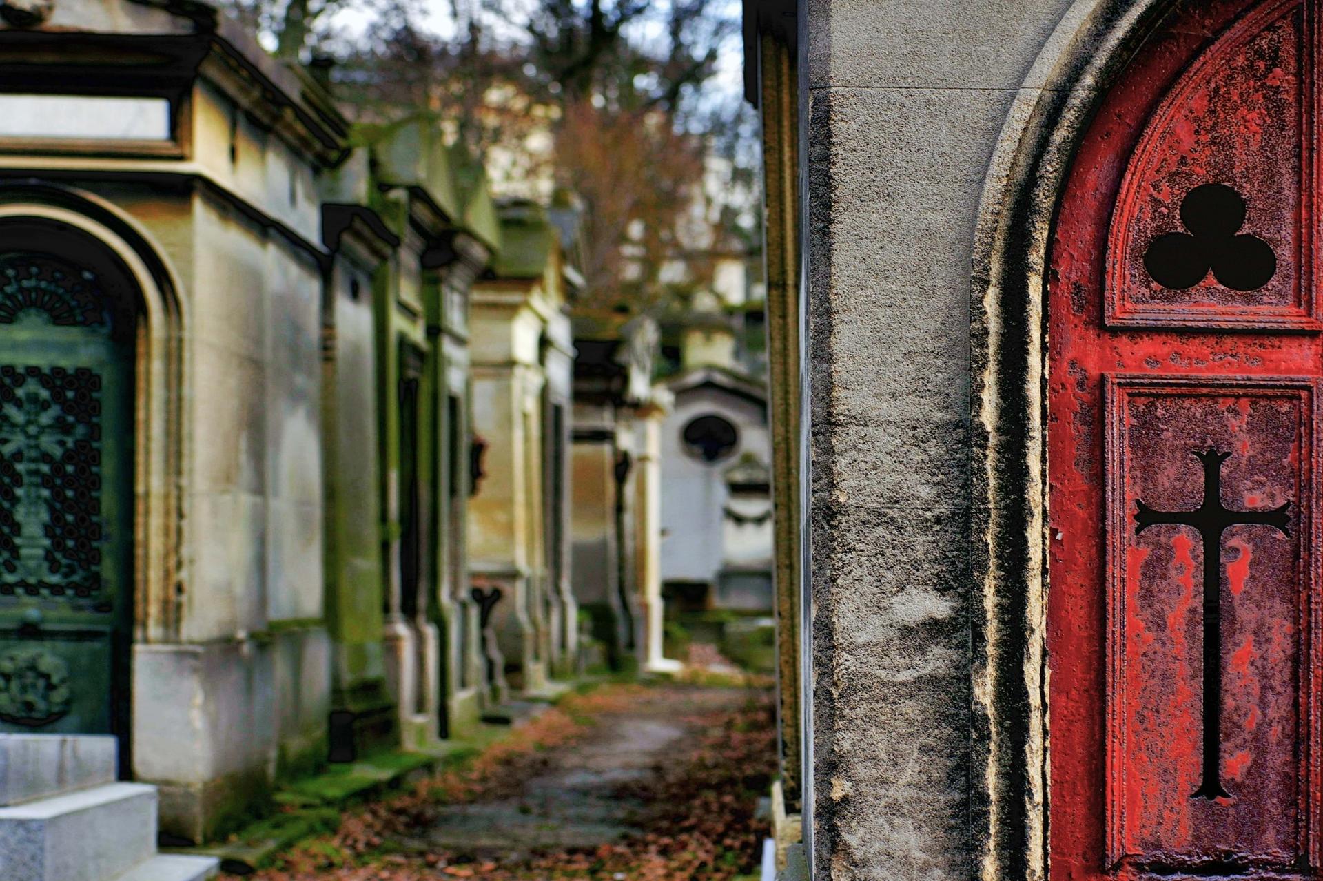 Pere Lachaise Cemetery Guided Tour in Paris - Thumbnail 4