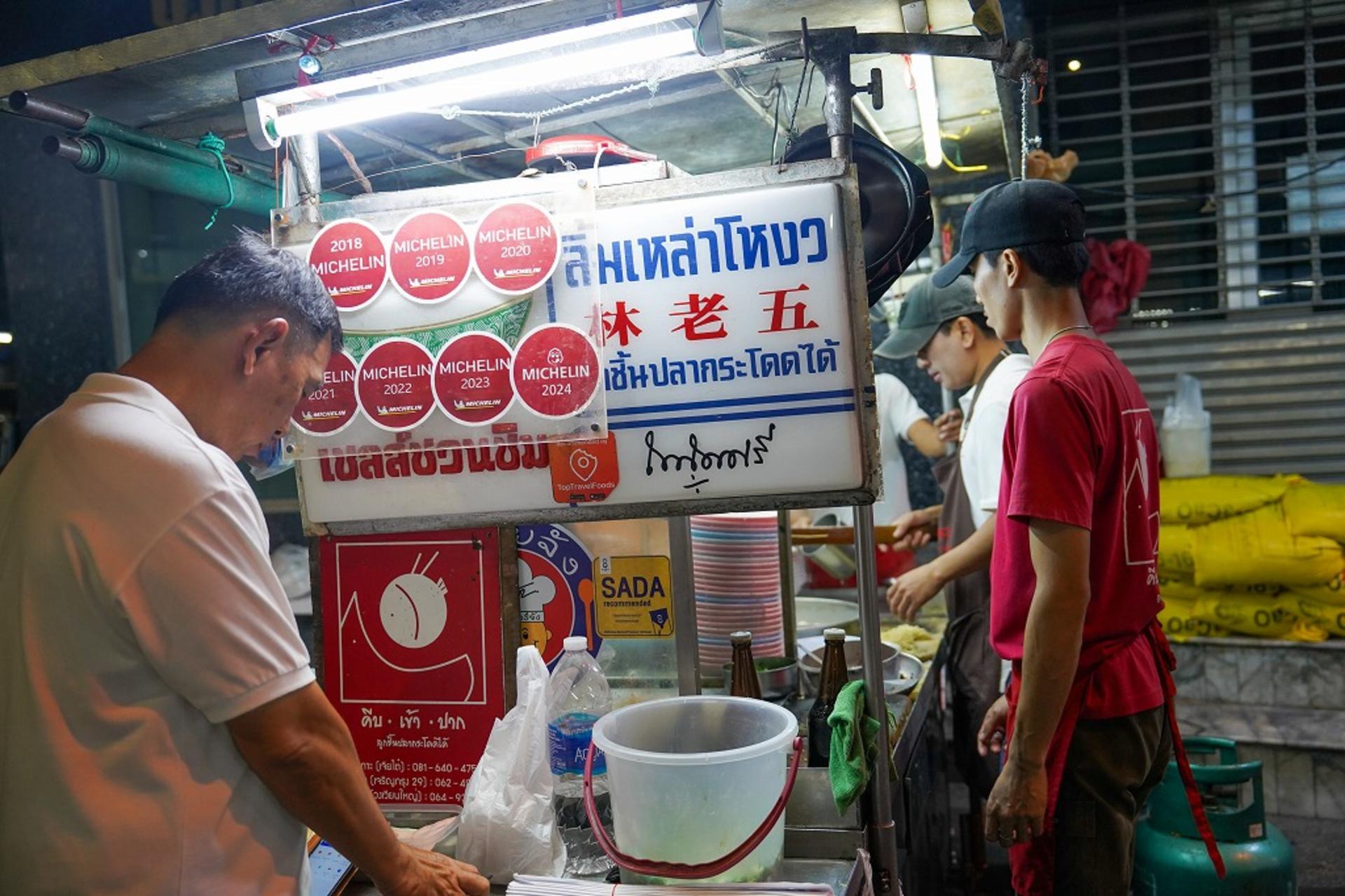 Bangkok Night Michelin Foodie Tour in China Town with 15+ Tastings - Thumbnail 15