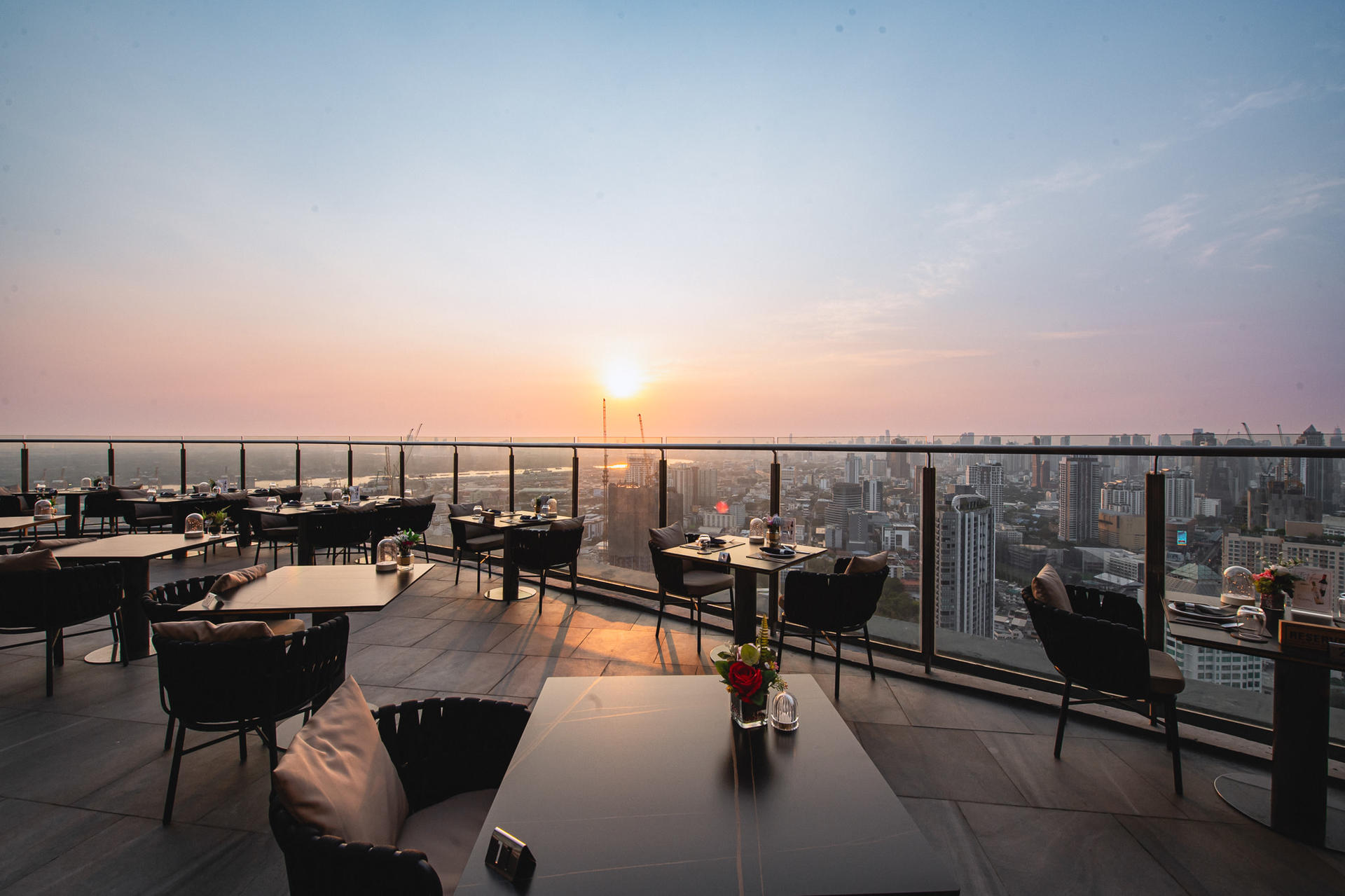 Cielo Sky Bar & Restaurant Rooftop - Image 1