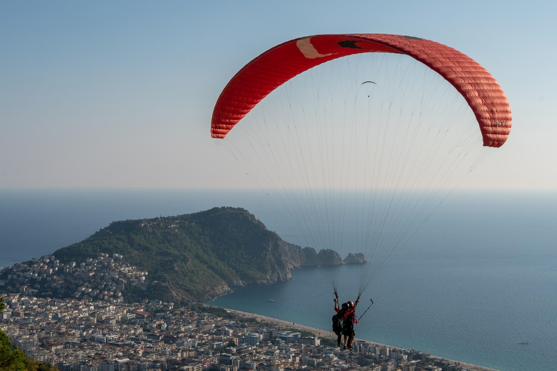 Alanya: Tandem Paragliding Experience Over Cleopatra Beach - Thumbnail 3