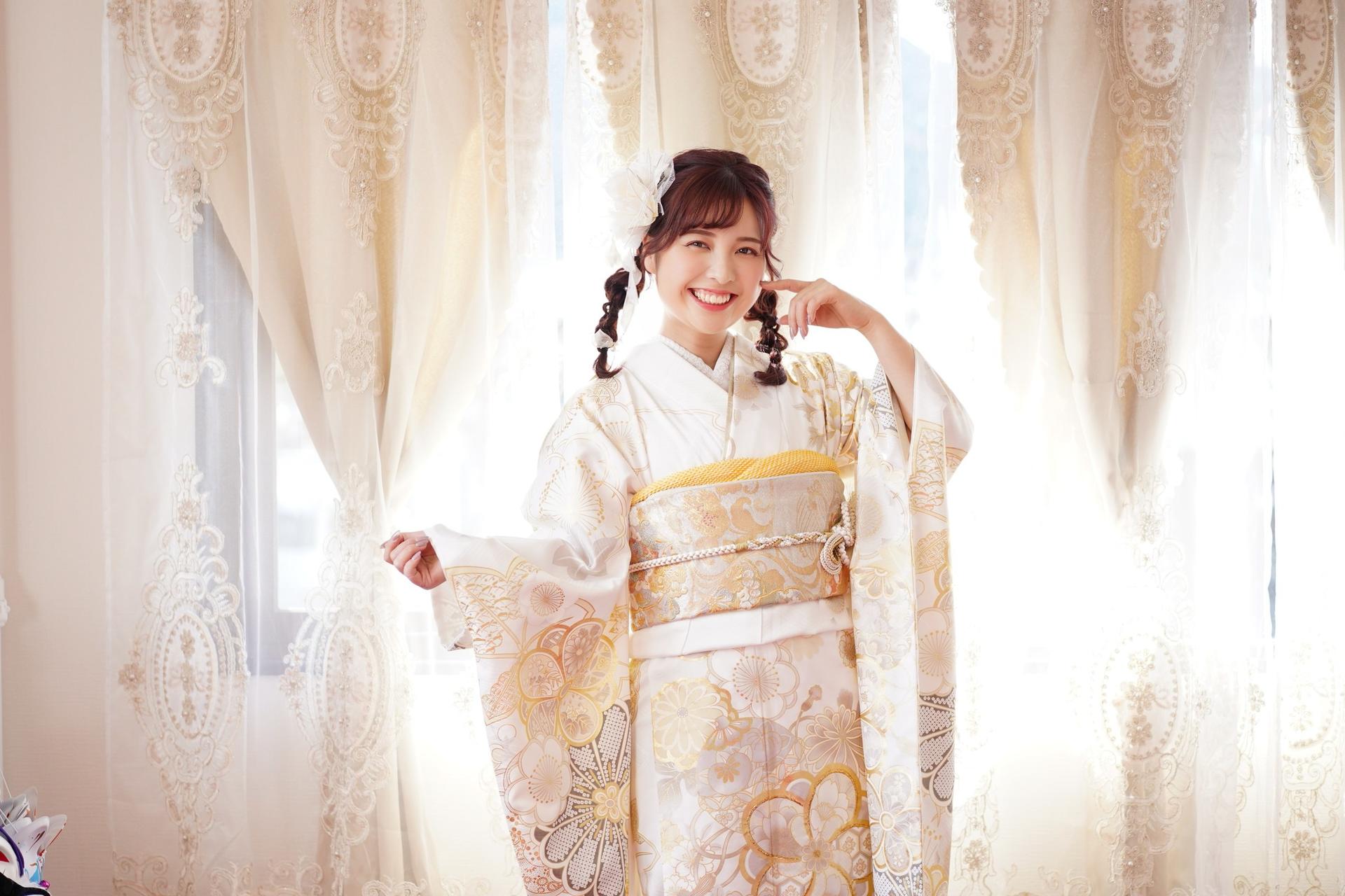 Kyoto Gion | Kimono Rental with Hair Set, Makeup & Photo Shot - Thumbnail 16