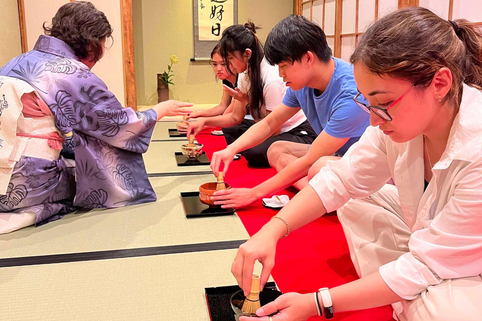Tea Ceremony Experience in Osaka - Thumbnail 5