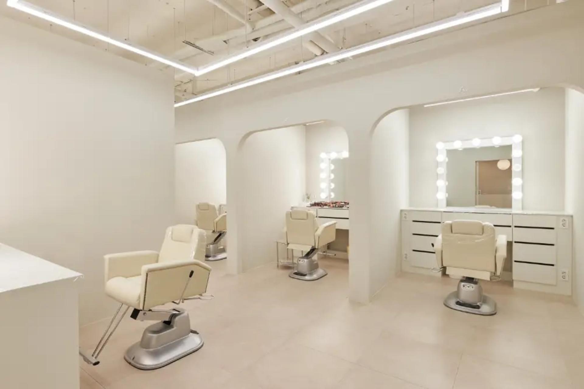 Seoul LAMAISON BEAUTY Private K-Pop Hair & Makeup - Thumbnail 3