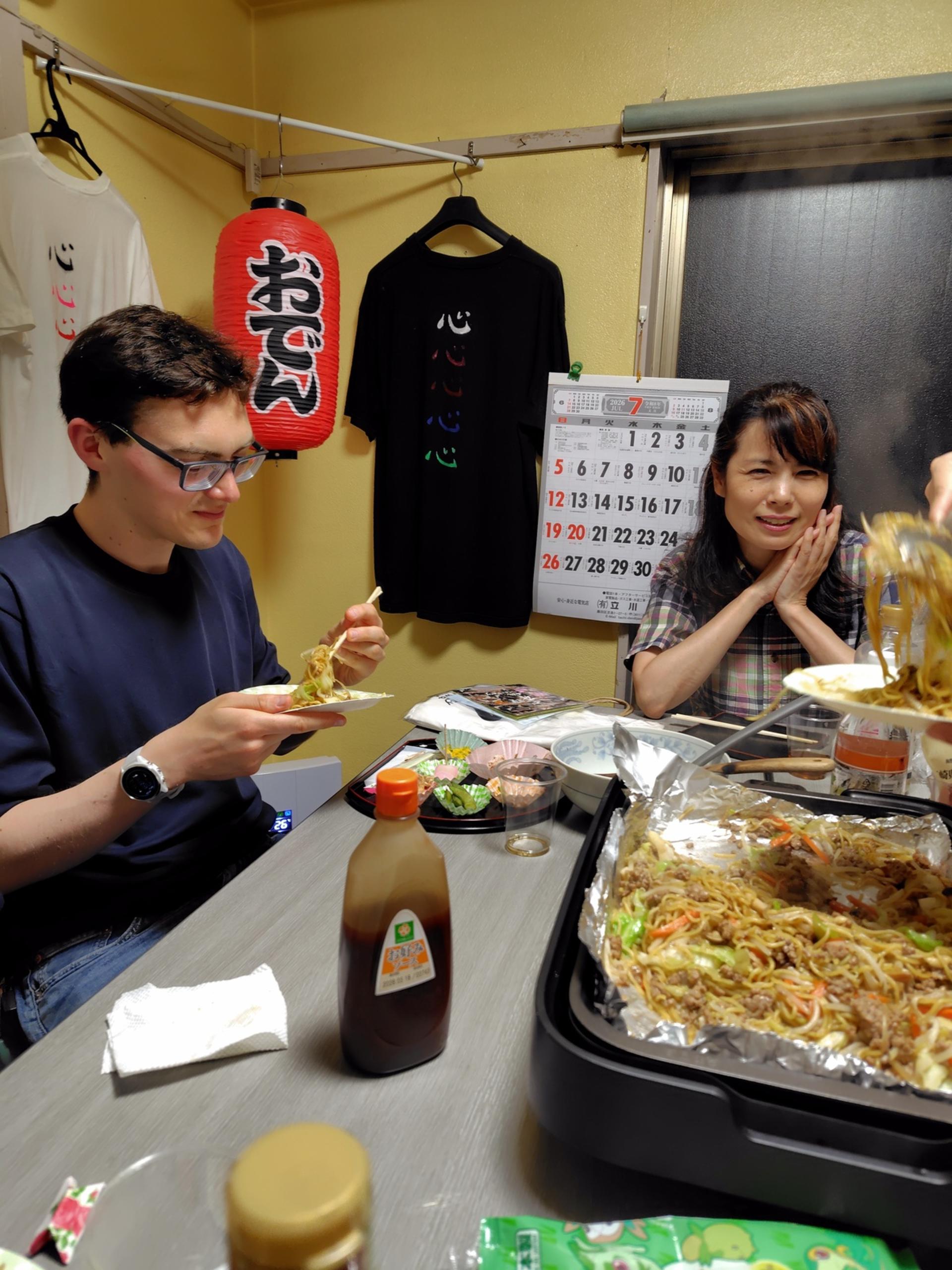 [Tokyo EdoHakuyo]: Kanji T-Shirt Painting & Okonomiyaki Making - Thumbnail 40