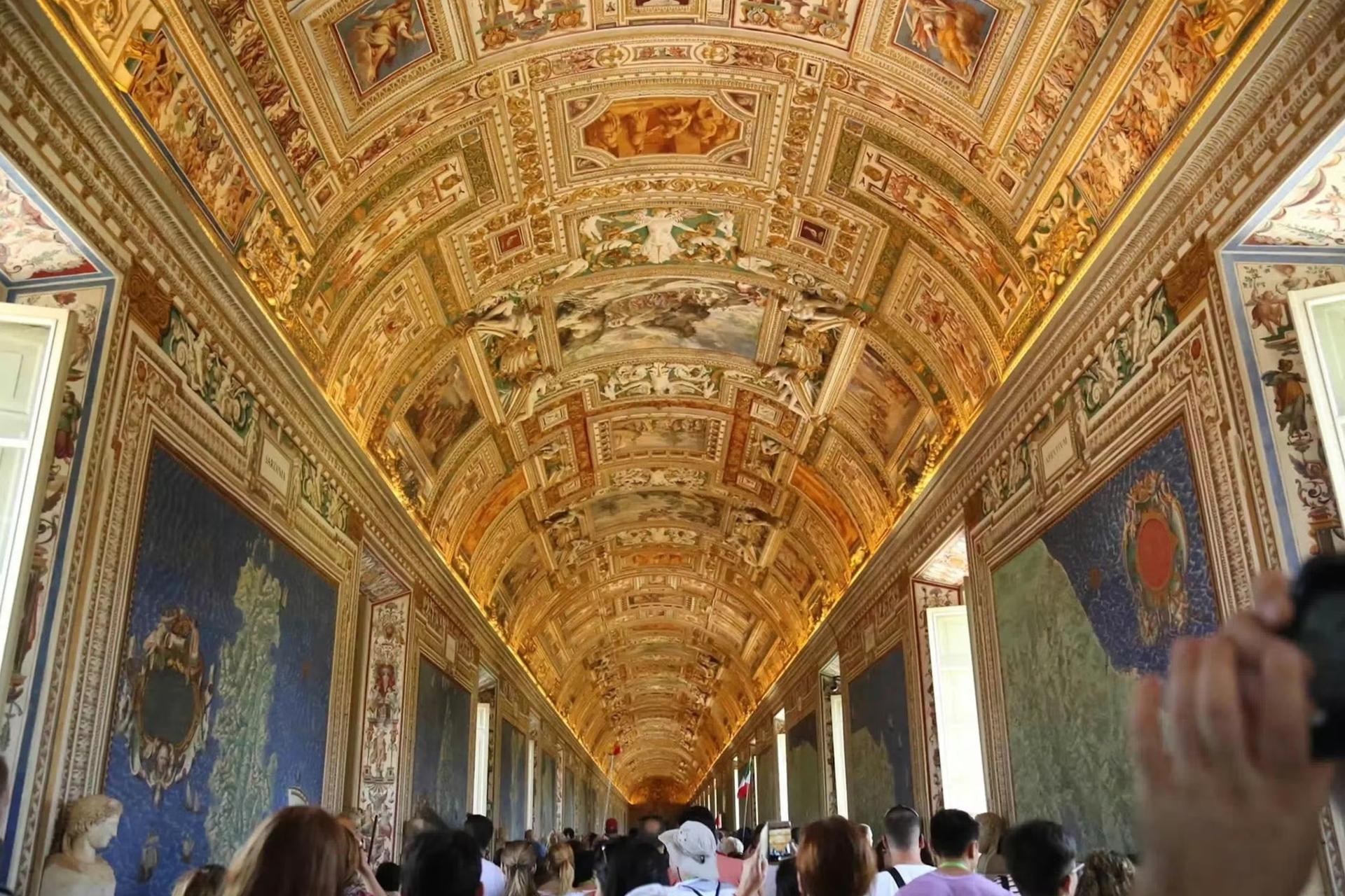 Vatican Museums and Sistine Chapel ticket with Hop-on Hop-off bus in Rome - Thumbnail 4