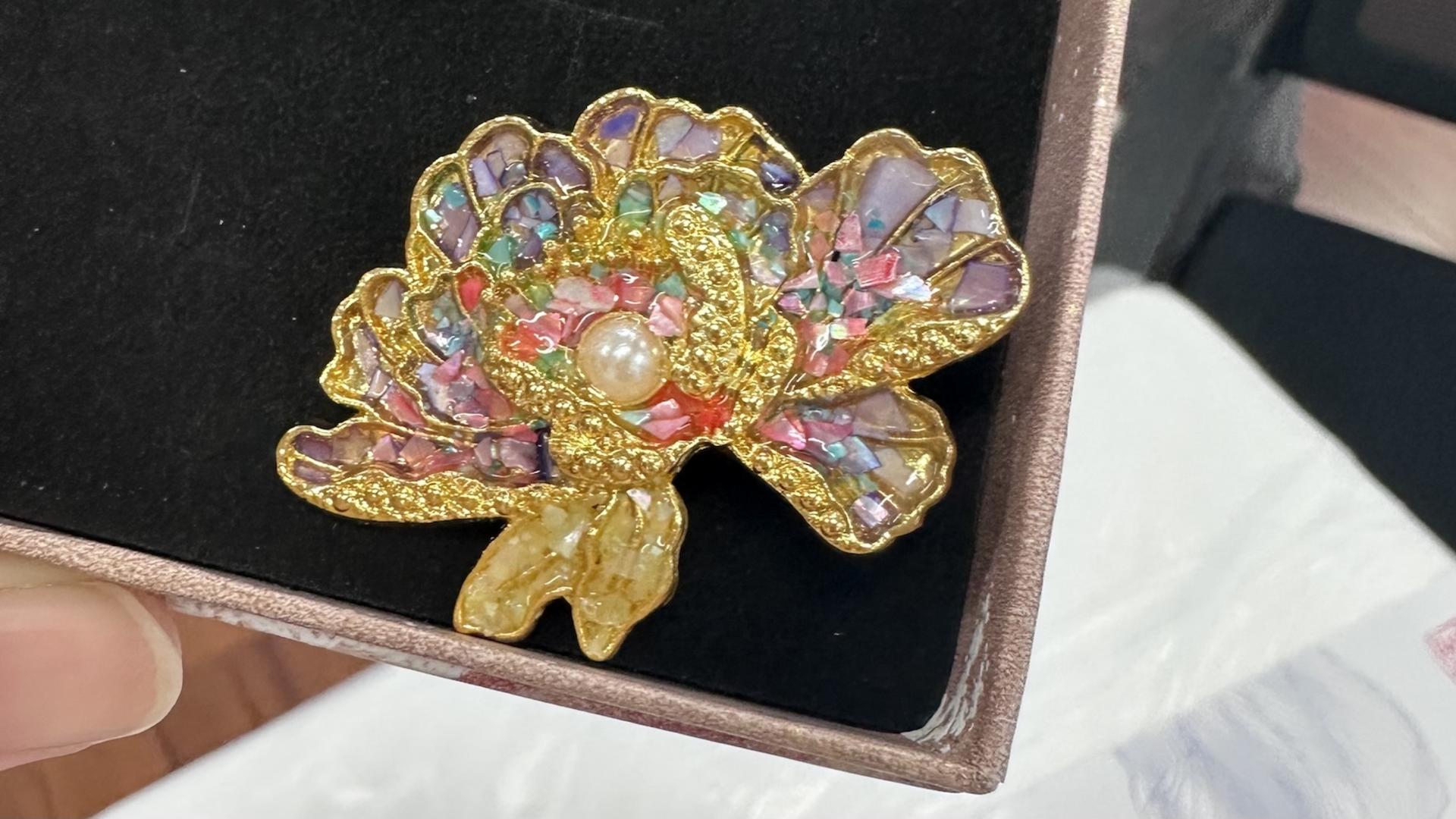 Handmade Mother-of-Pearl Inlaid Brooch - Thumbnail 6