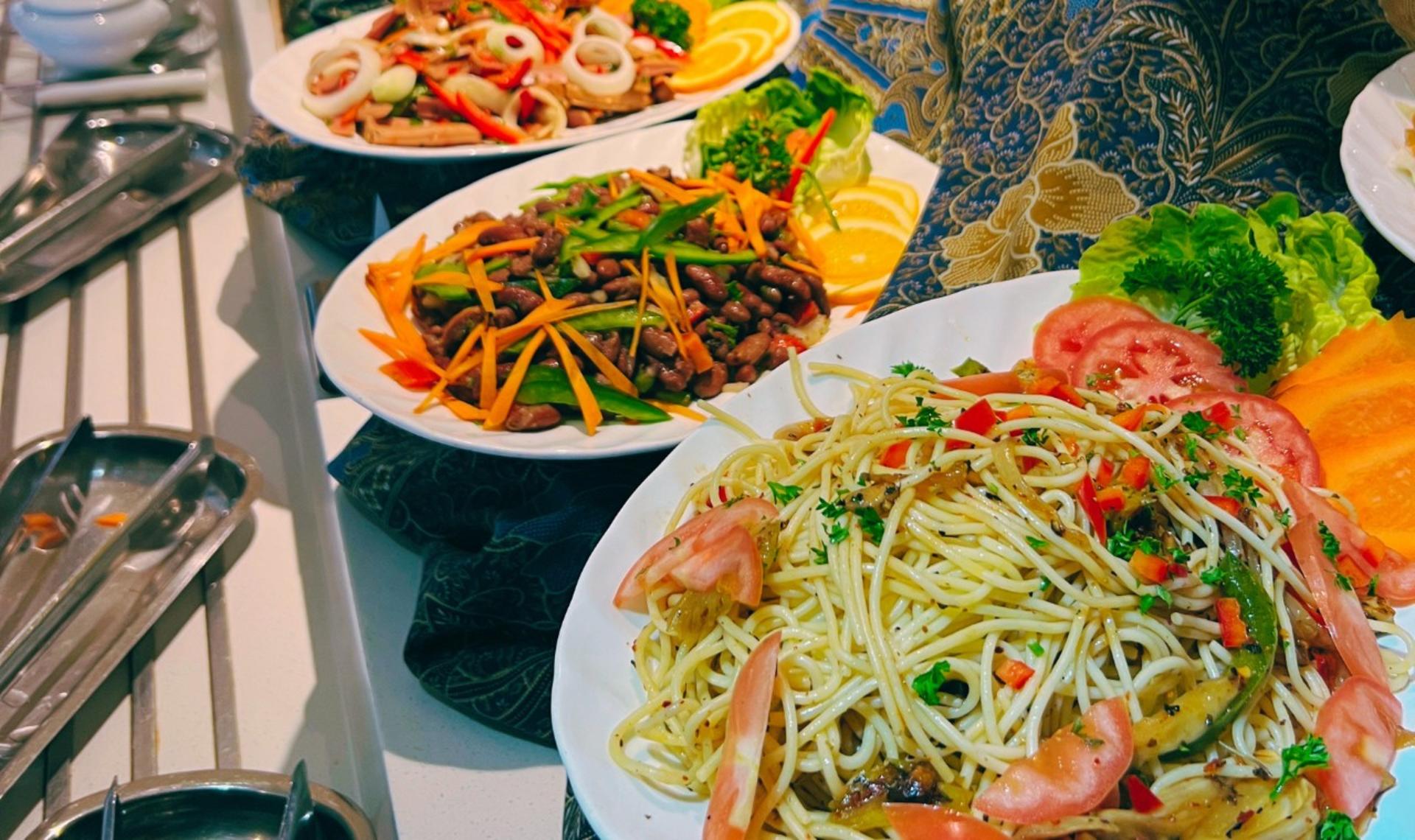Hotel Dining at The Great Room by Holiday Inn Express Kuala Lumpur City Centre - Thumbnail 4