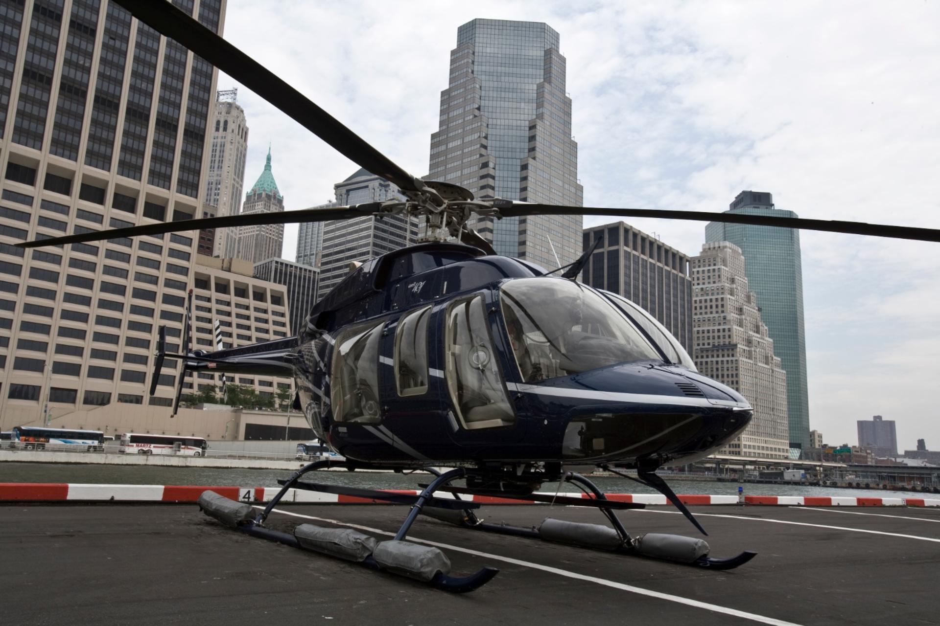 New York City Helicopter Tour from Downtown Manhattan - Thumbnail 2
