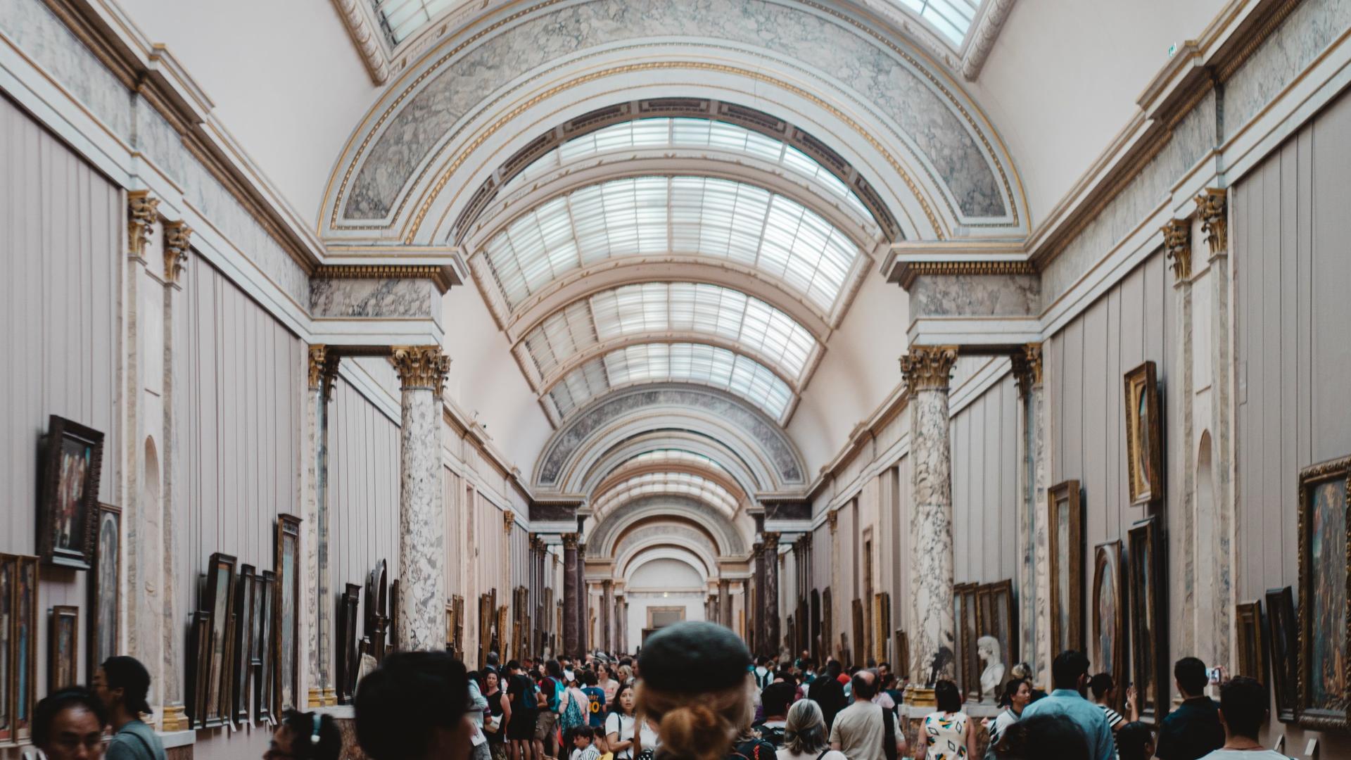 Louvre Museum and Seine River Cruise Tour - Thumbnail 13