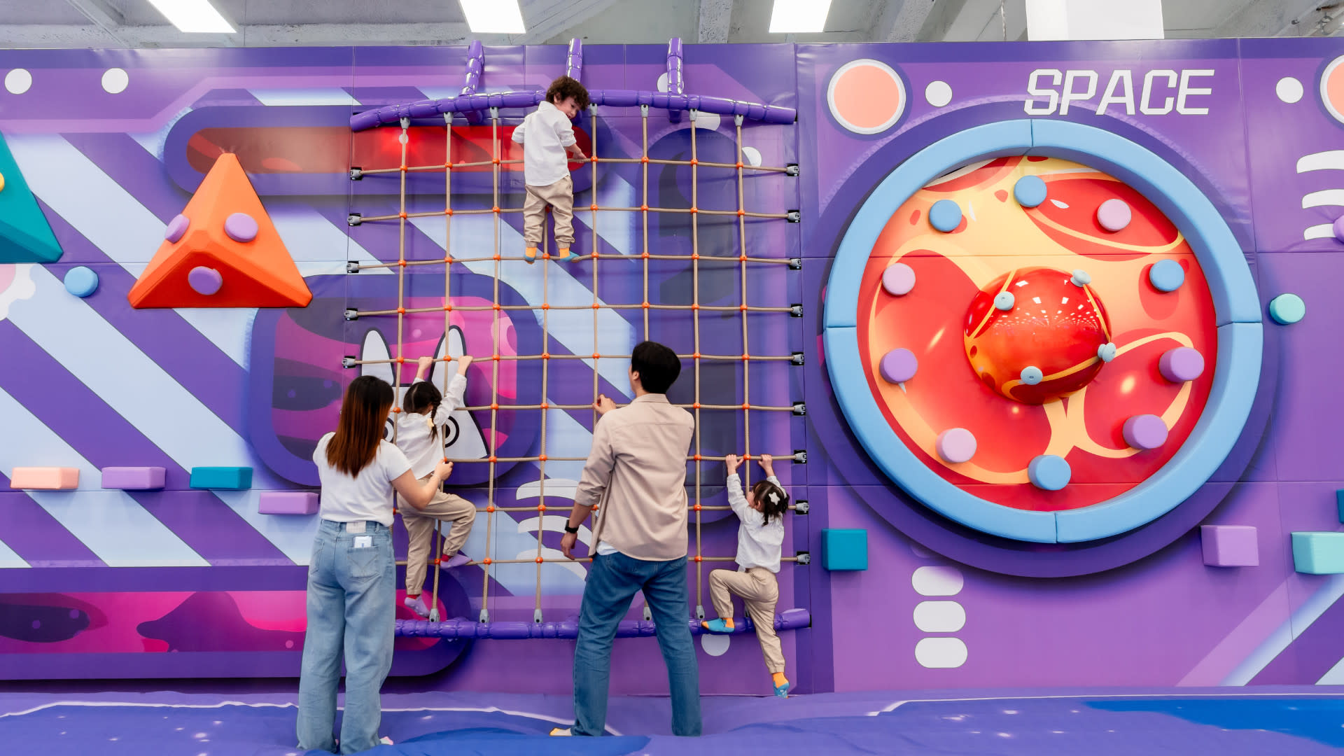 YoYo Land in Bangkok - Thumbnail 2