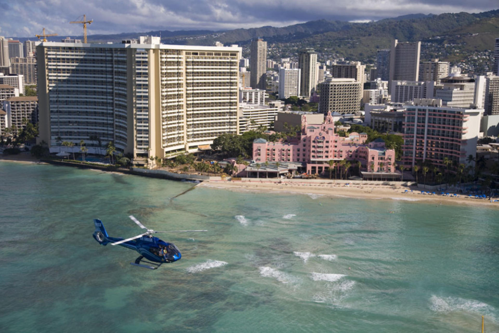 Blue Skies of Oahu Helicopter Tour - Thumbnail 4