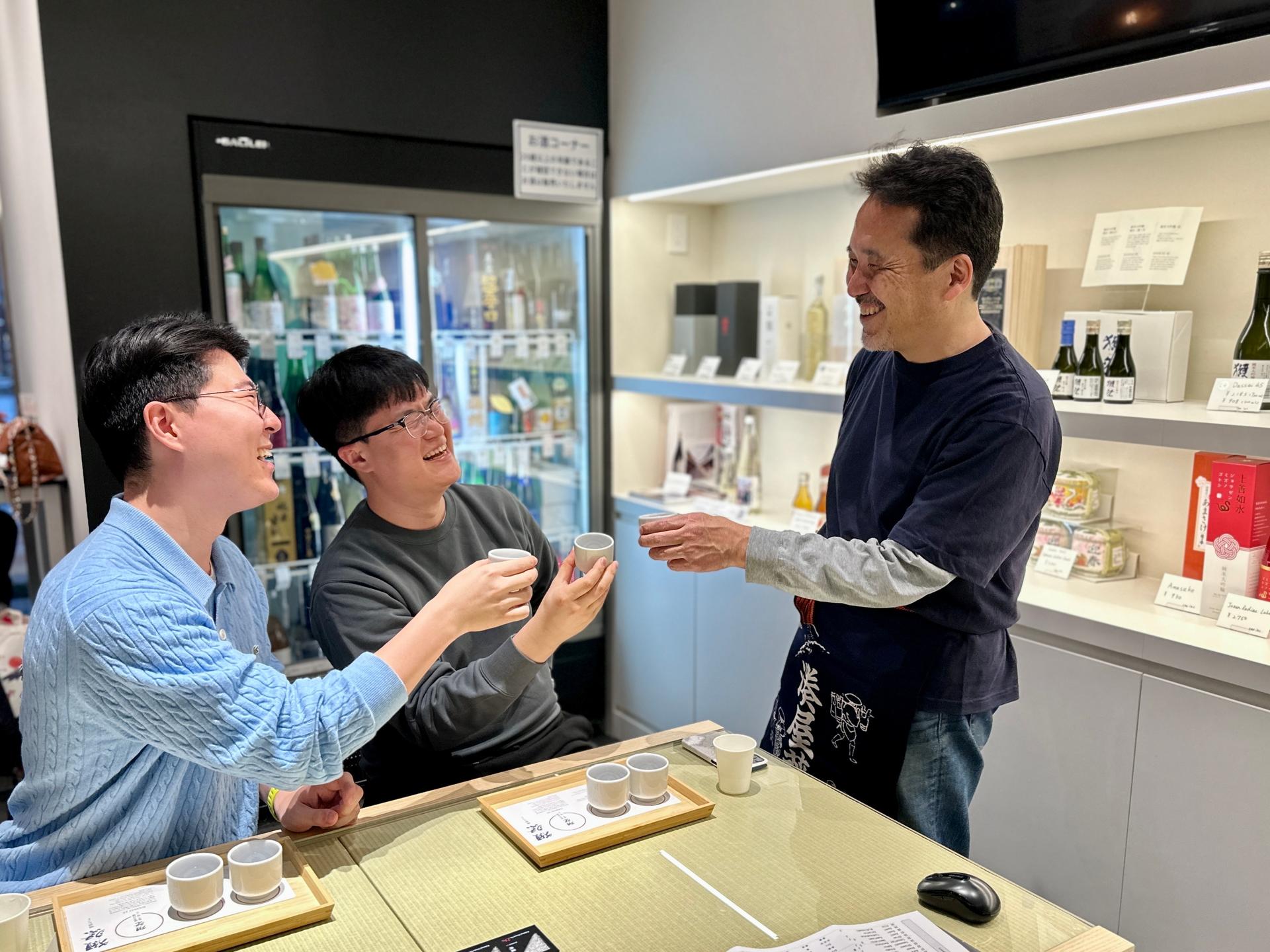 Tokyo: Award-Winning Sake Tasting with a Specialist in Asakusa - Thumbnail 3
