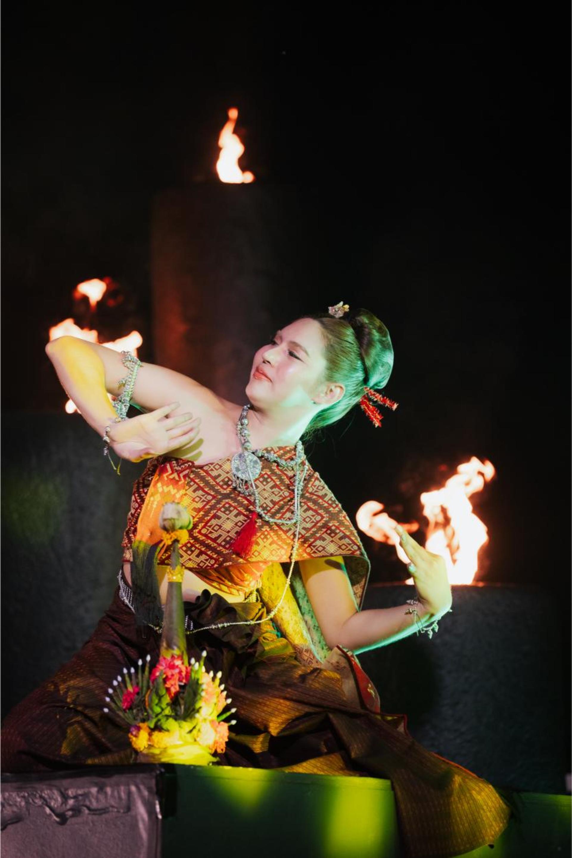 Theatrical Dining at Sala Lakorn, Anantara Riverside Bangkok - Thumbnail 37
