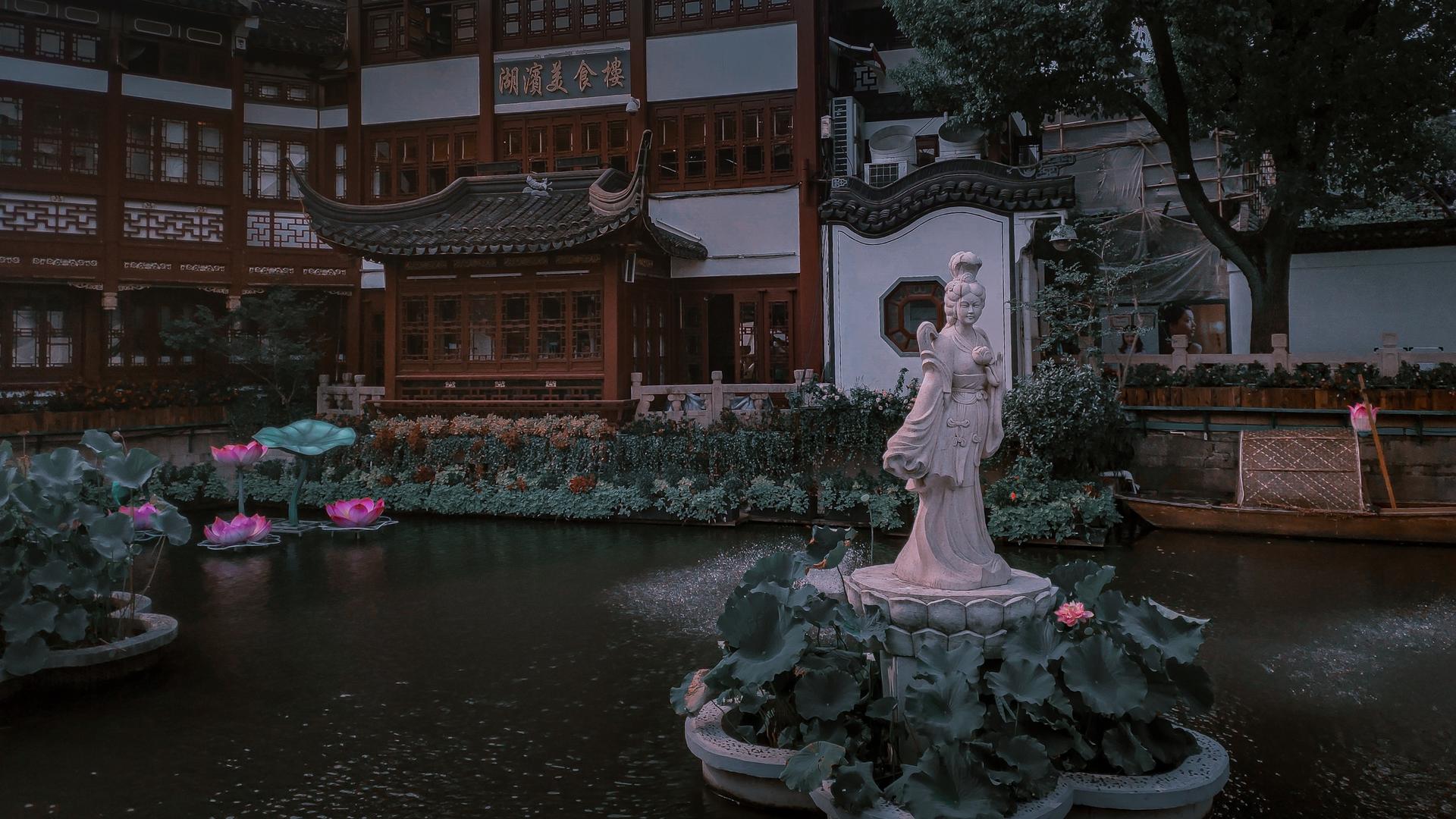 Private Car Charter: Jing'an Temple & Wukang Road & Yu Garden & Shanghai World Expo Exhibition & Huangpu River Cruise - Thumbnail 8