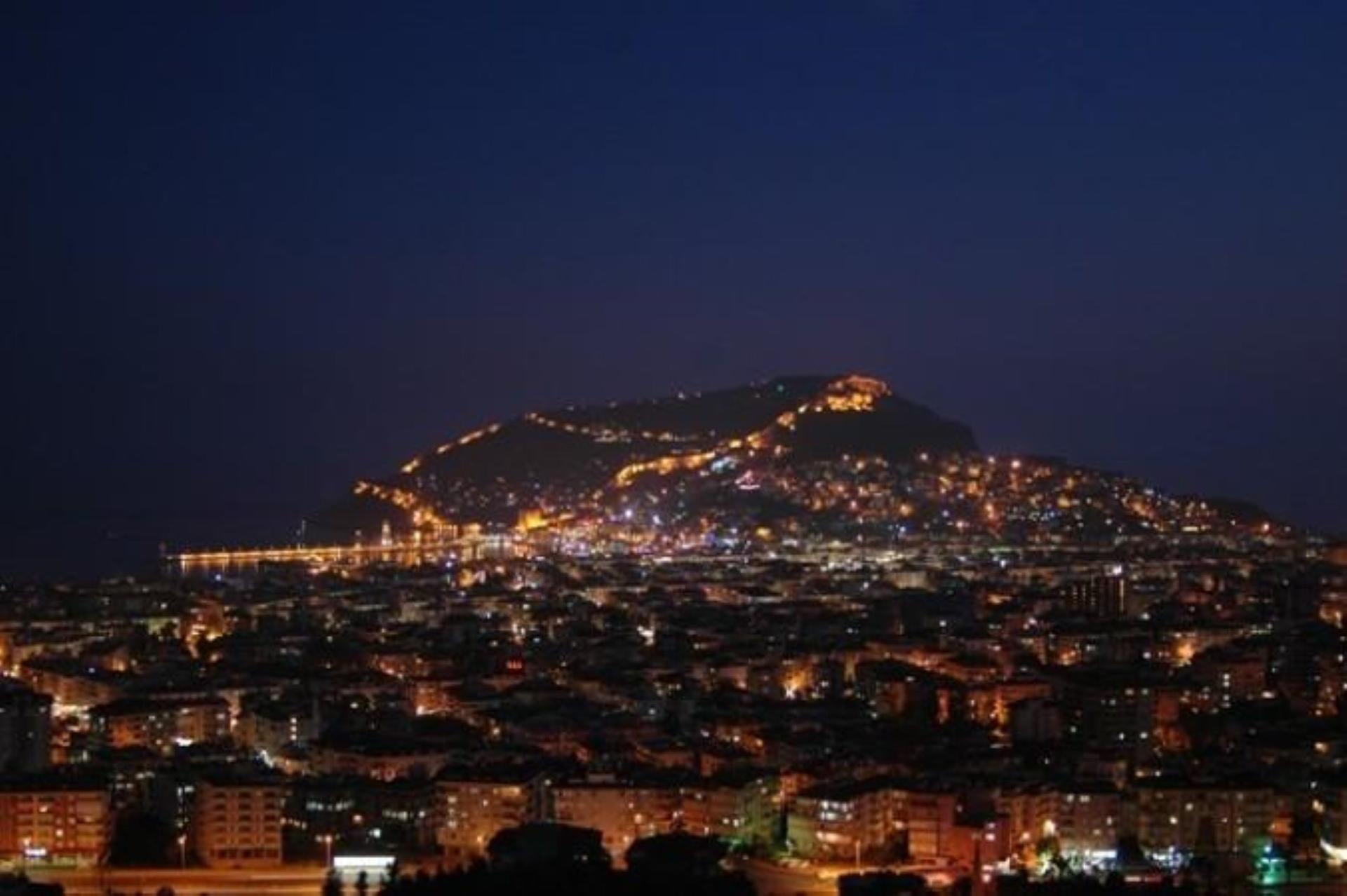 Alanya Kleopatra Beach & Castle Half-Day Cultural Tour - Thumbnail 4